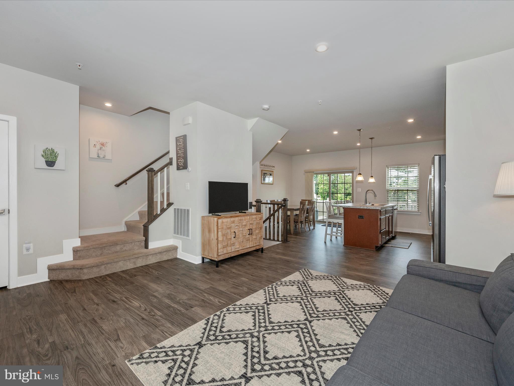 LAKE LINGANORE - Residential