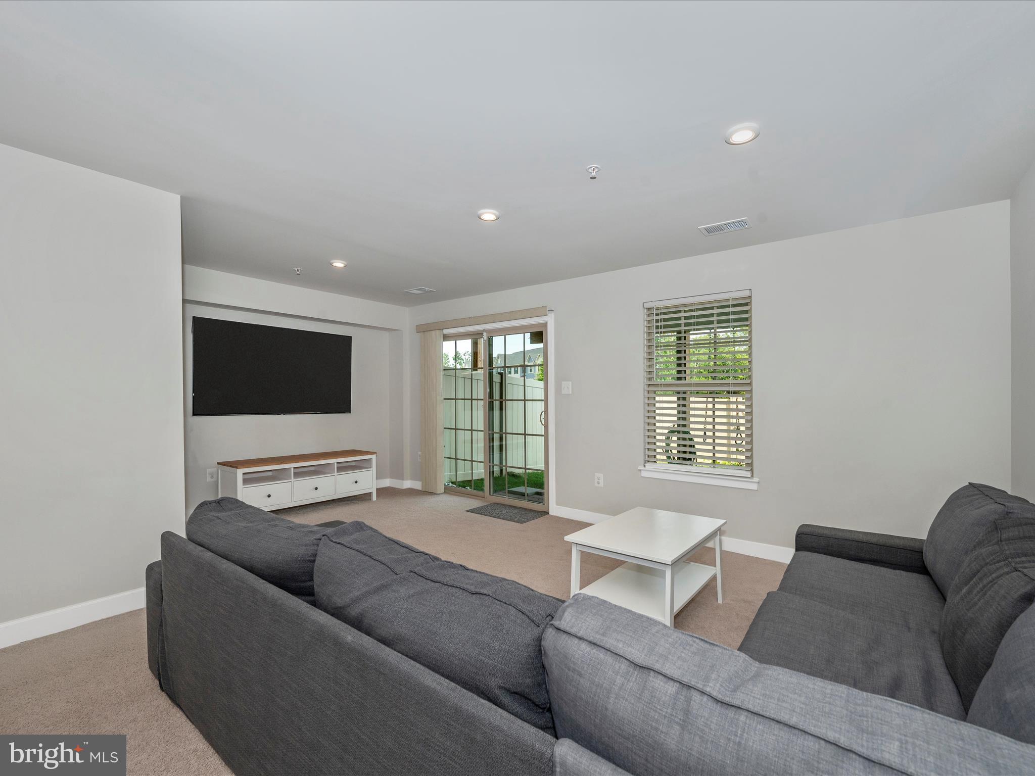 LAKE LINGANORE - Residential