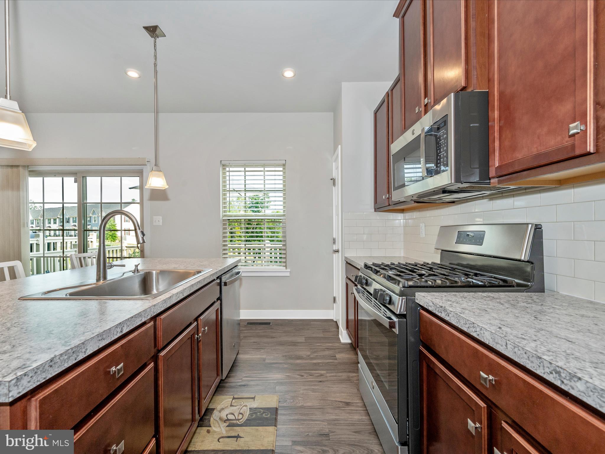 LAKE LINGANORE - Residential