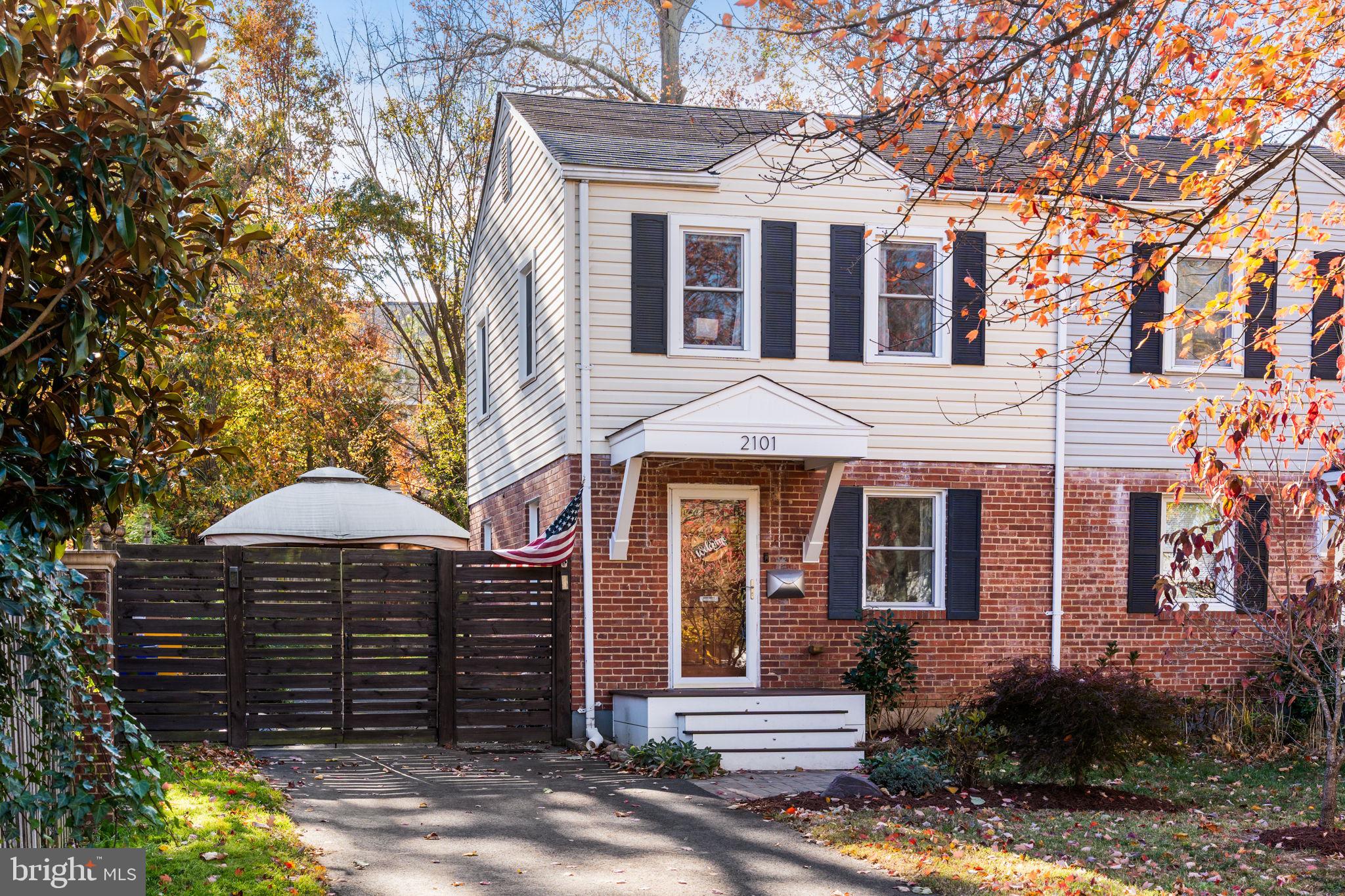 2101 FARRINGTON AVENUE