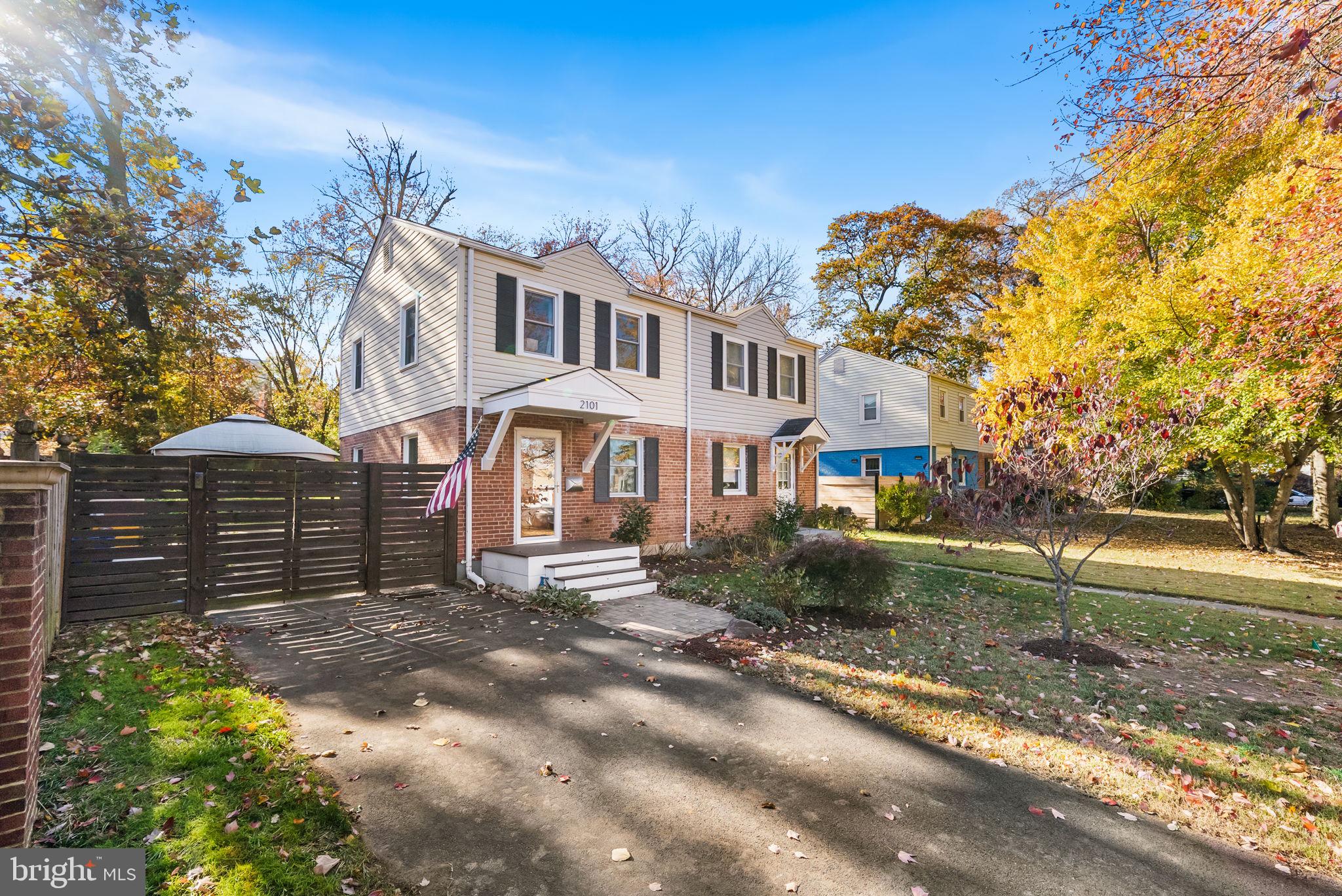 2101 FARRINGTON AVENUE