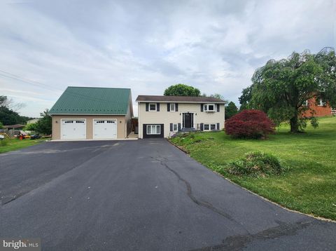 Homes For Sale - 108 Willow Drive<br/> Cumberland County, SHIPPENSBURG, PA 17257