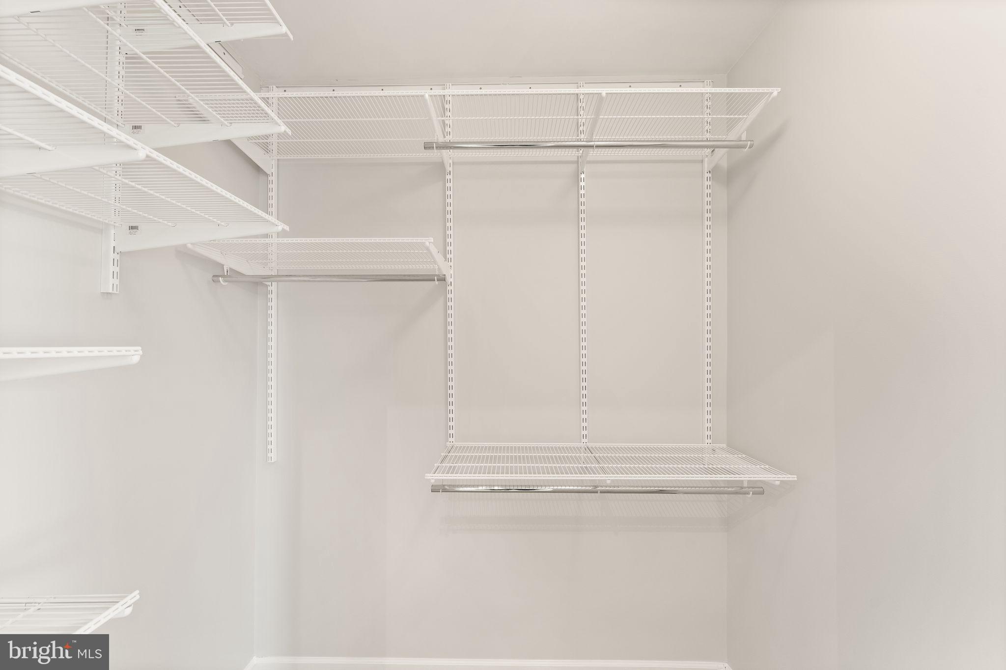 ASHBURN VILLAGE - Residential