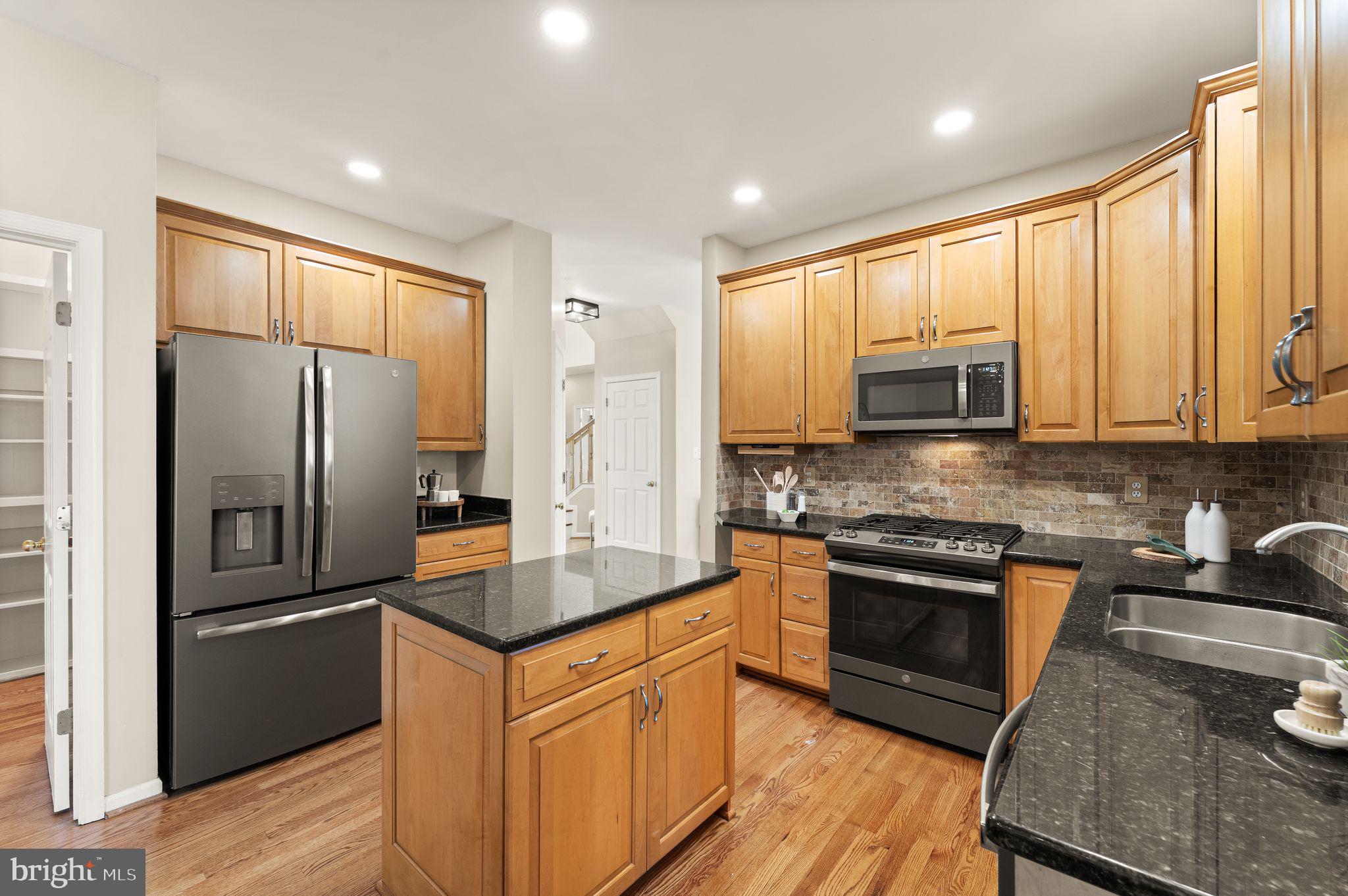 ASHBURN VILLAGE - Residential