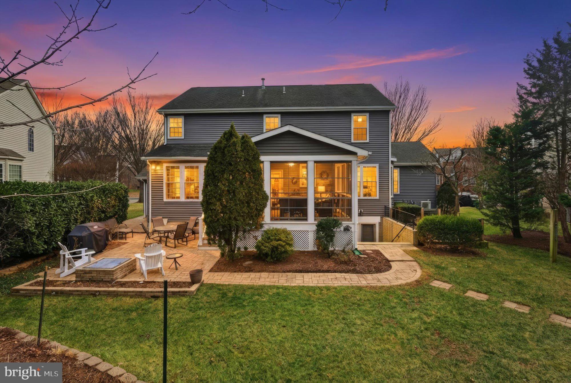 ASHBURN VILLAGE - Residential