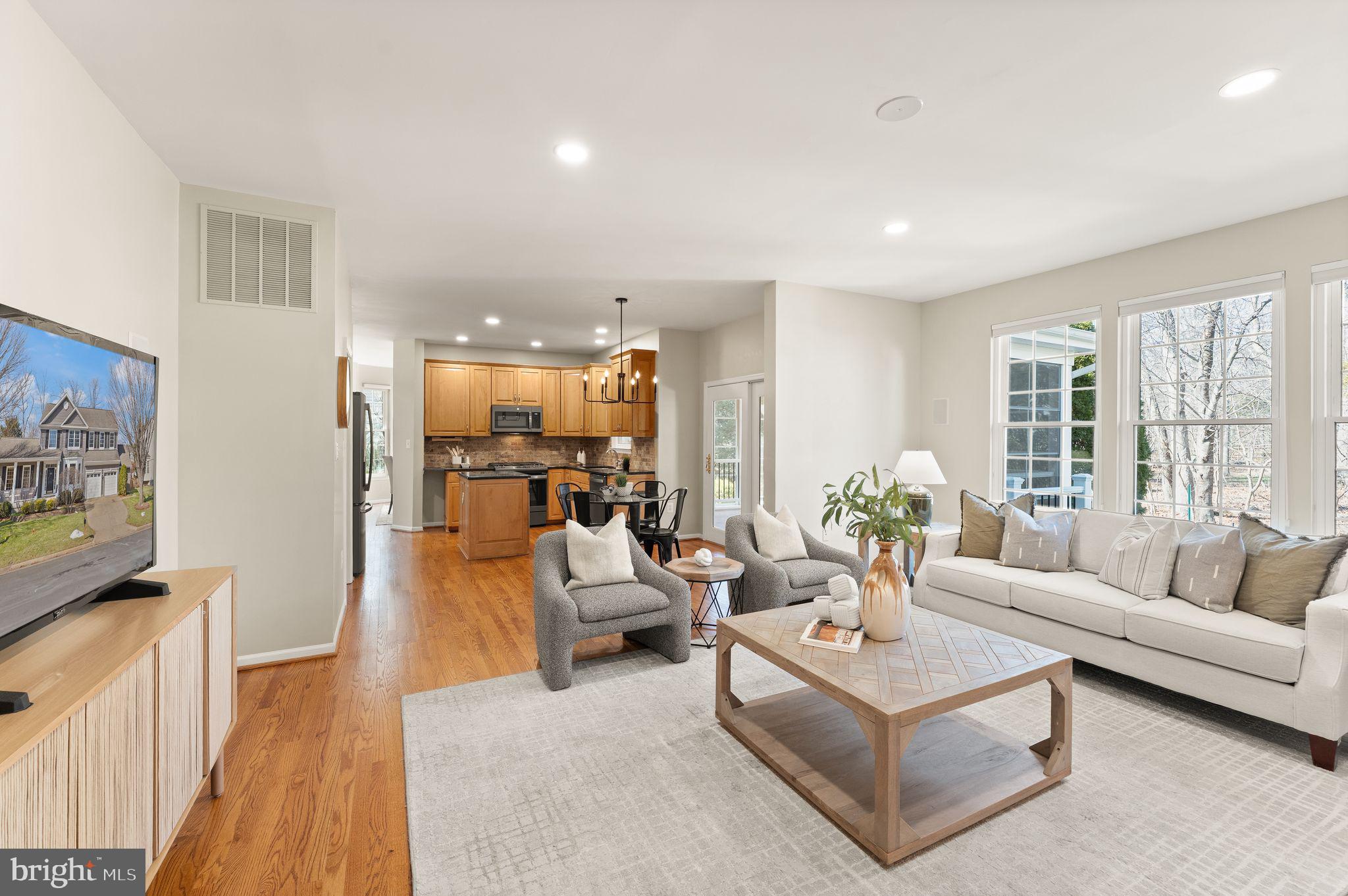 ASHBURN VILLAGE - Residential