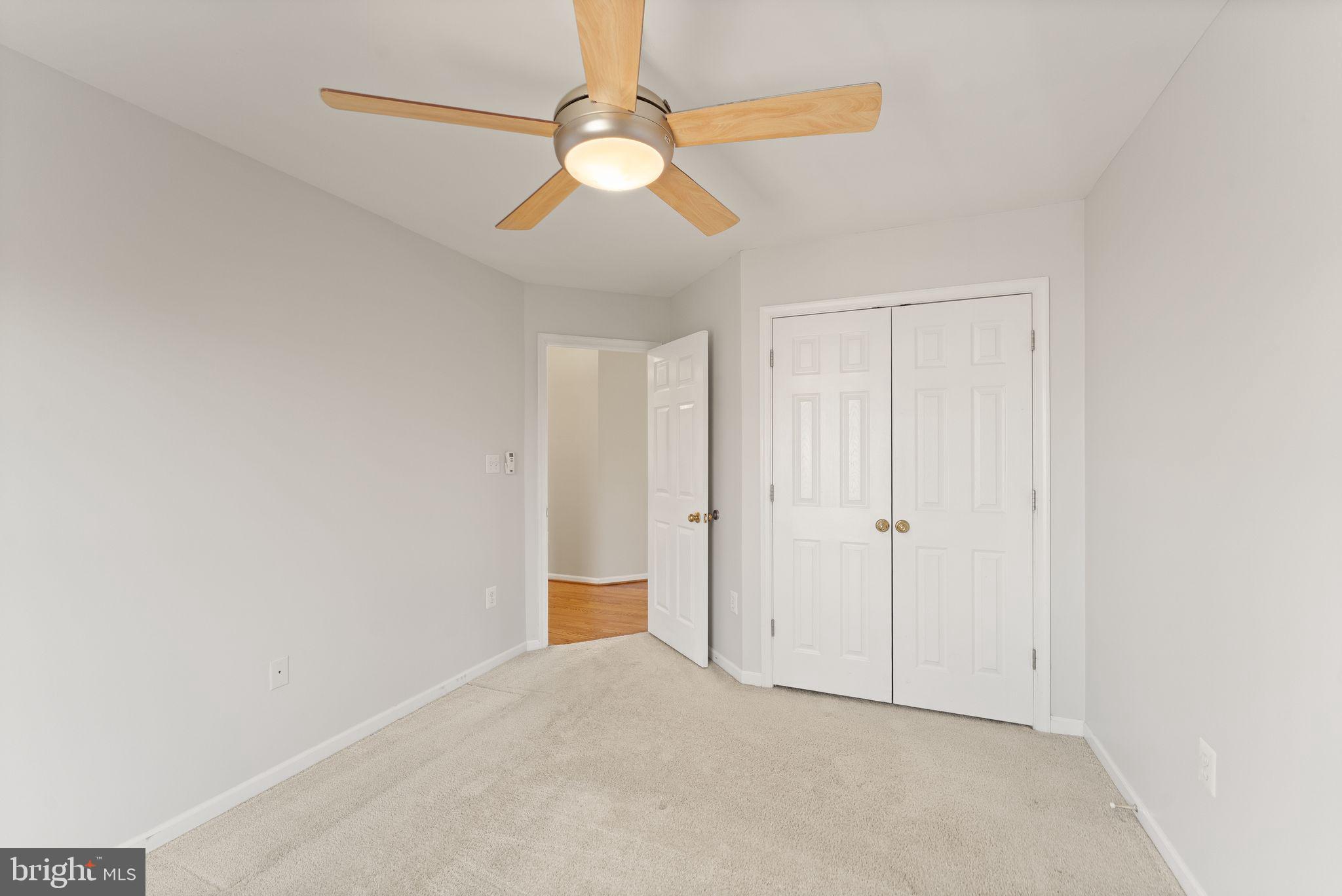 ASHBURN VILLAGE - Residential