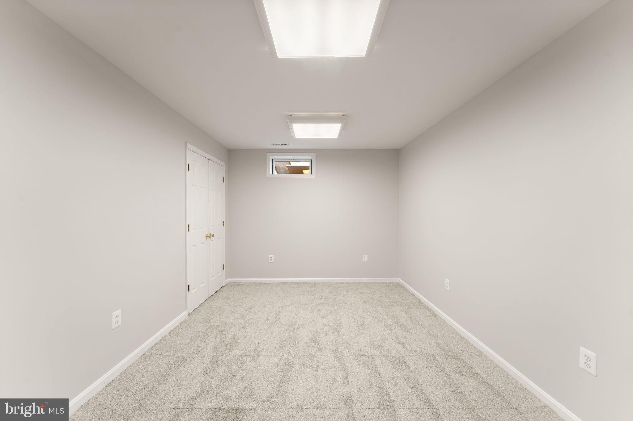 ASHBURN VILLAGE - Residential