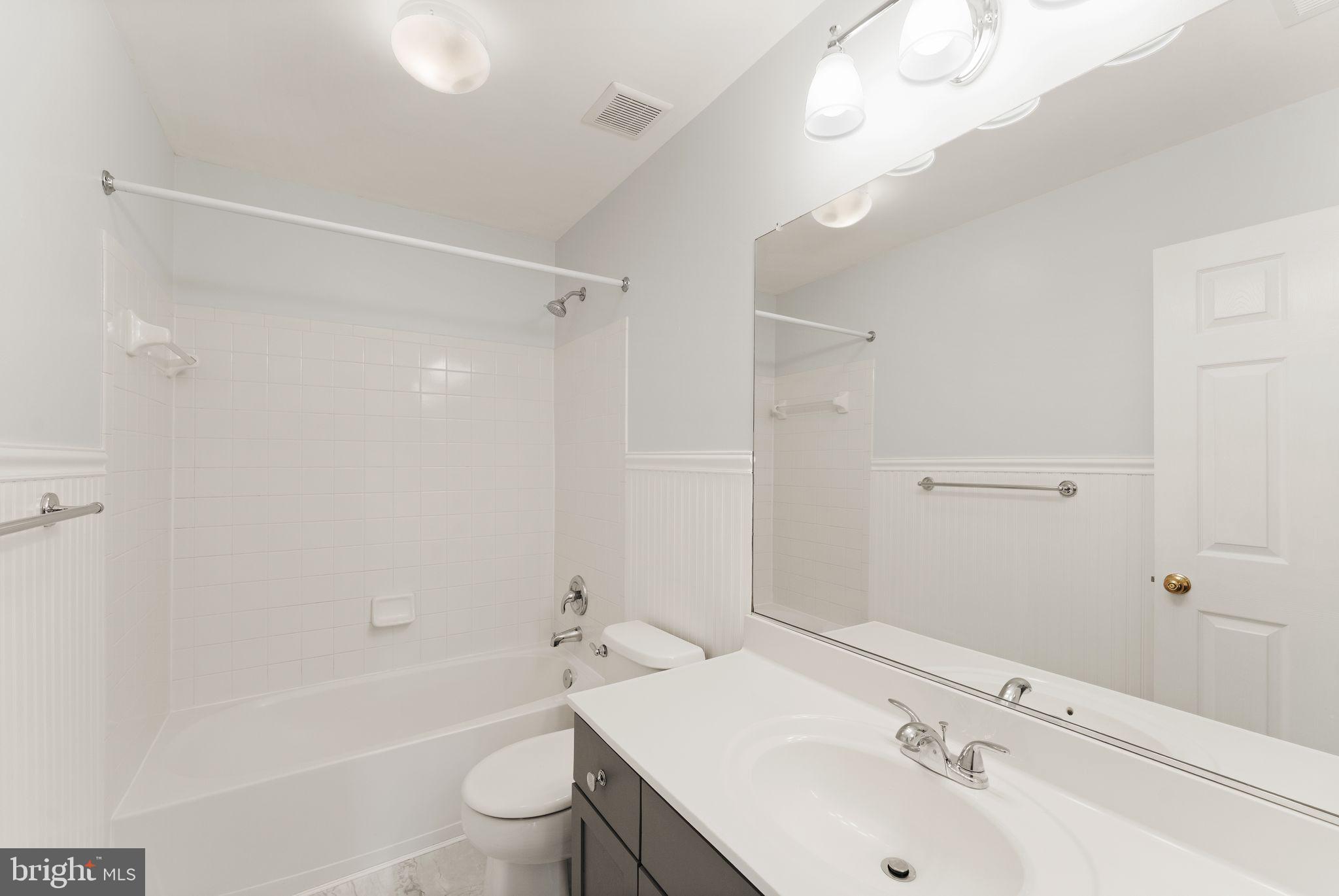 ASHBURN VILLAGE - Residential