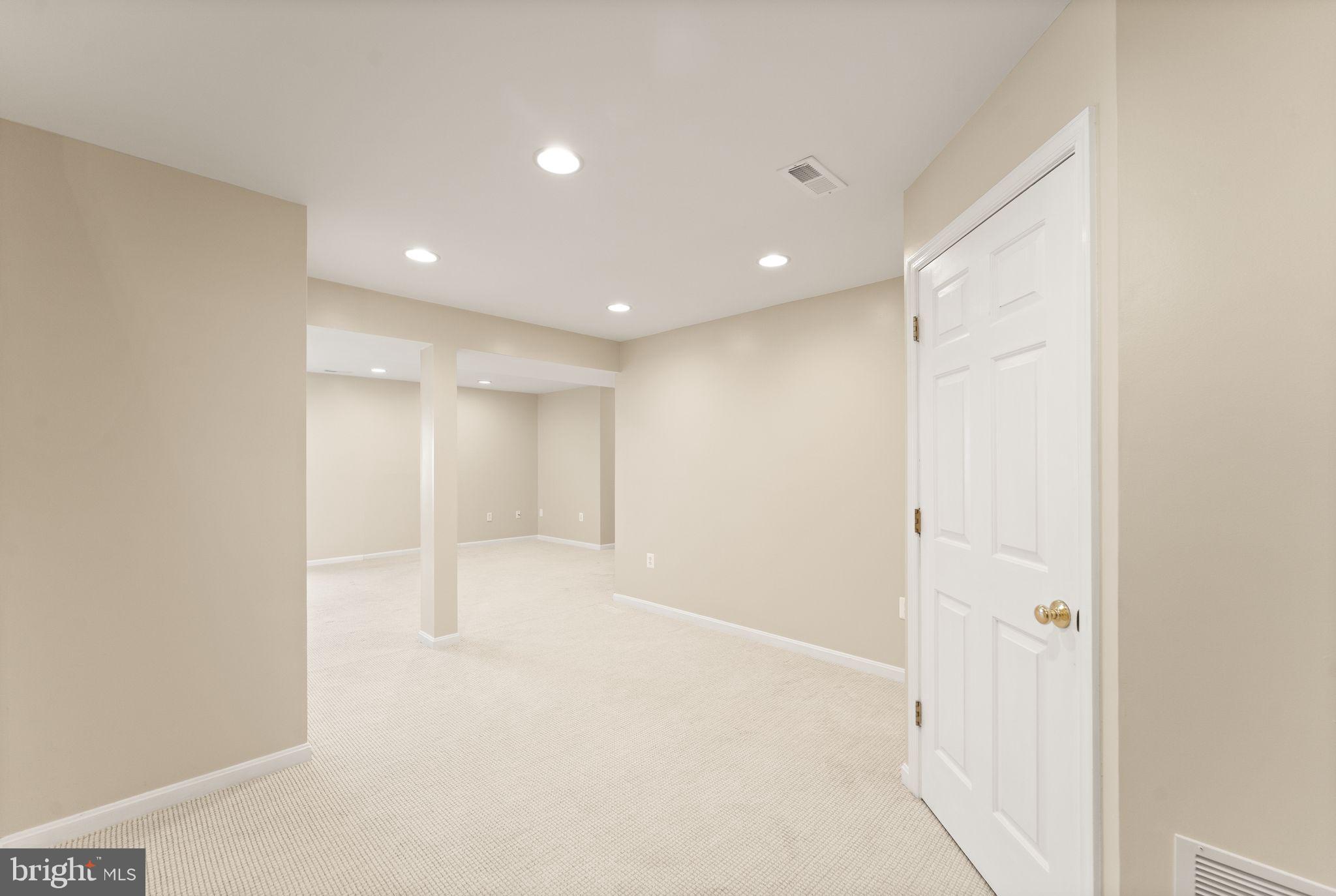 ASHBURN VILLAGE - Residential