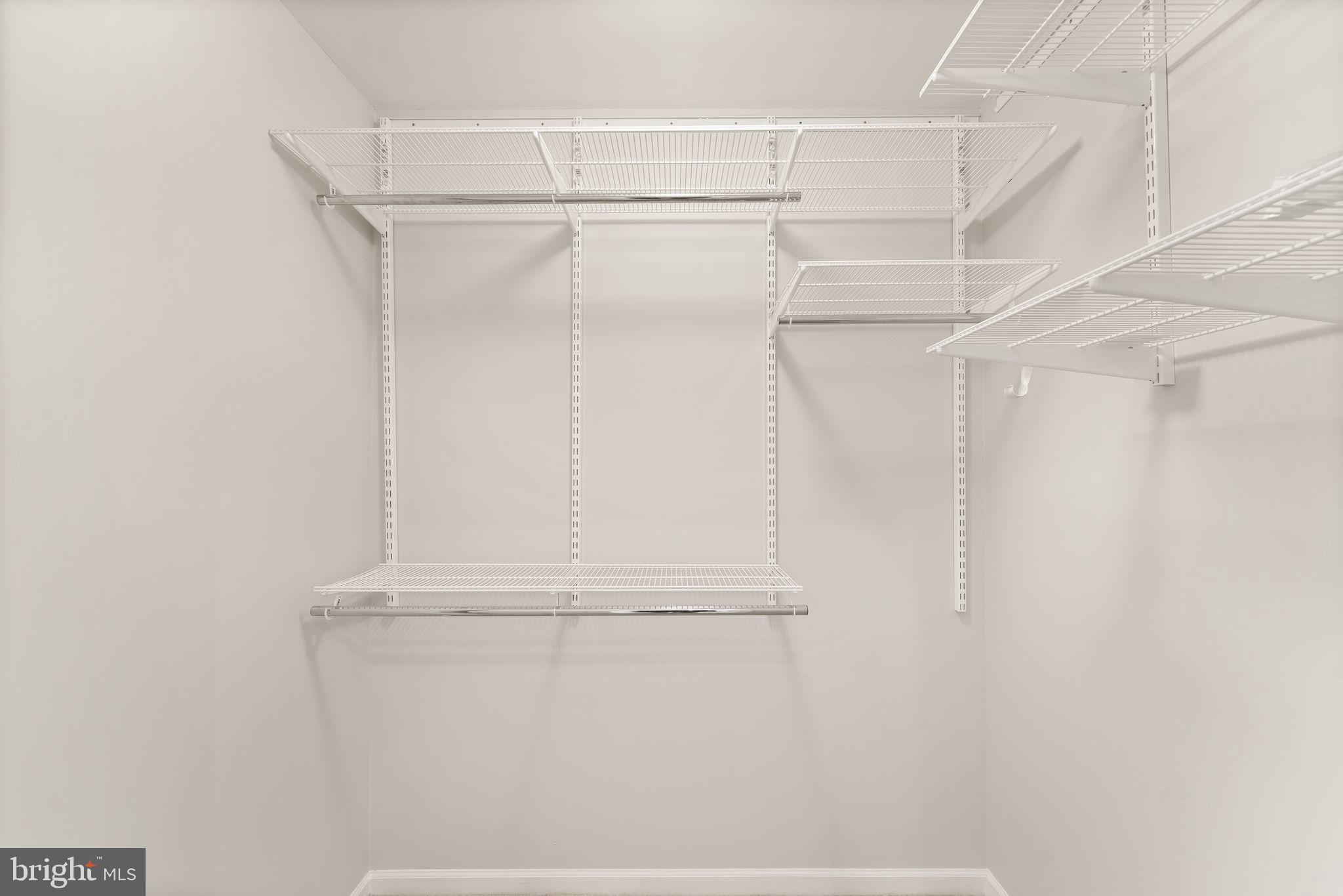 ASHBURN VILLAGE - Residential