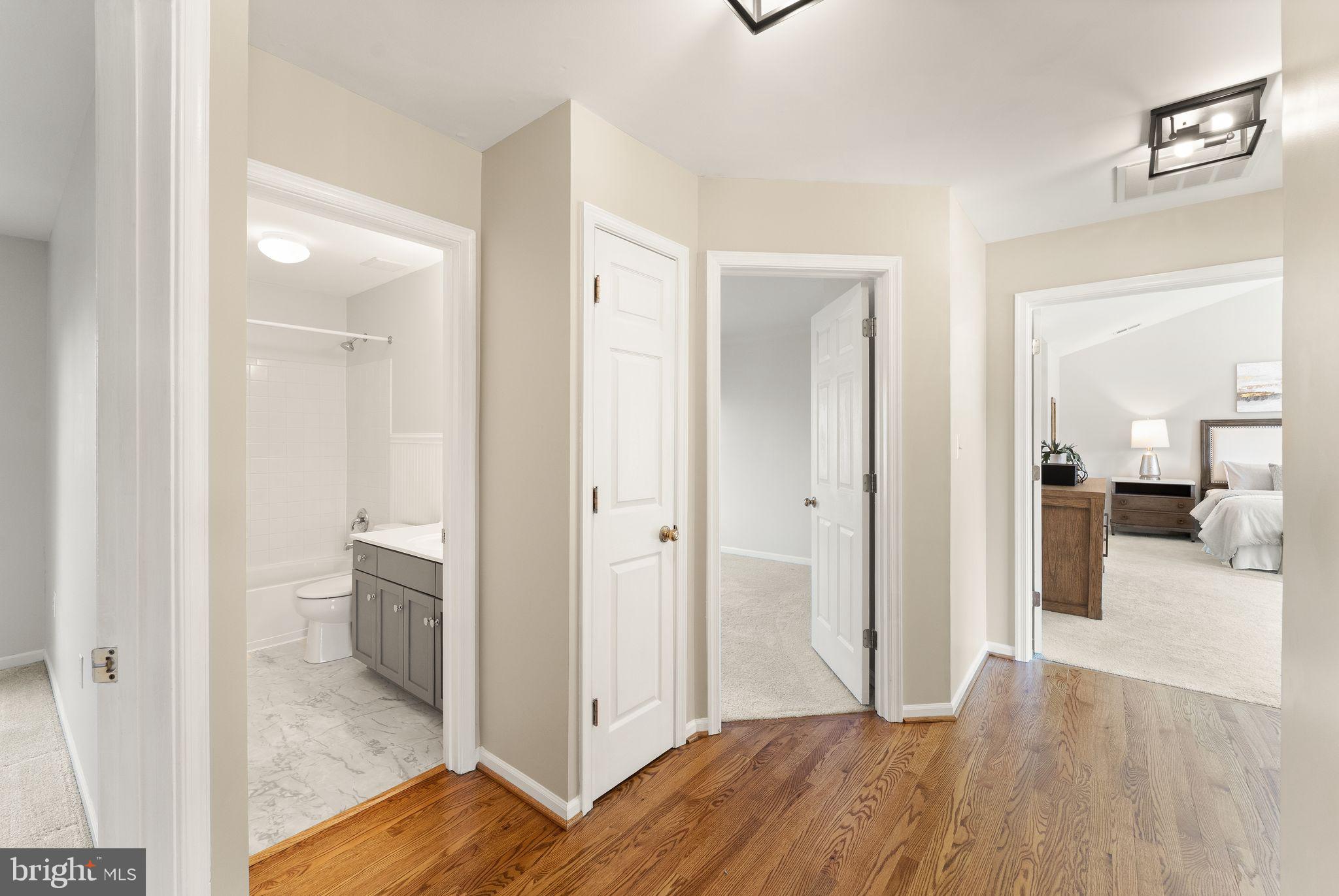 ASHBURN VILLAGE - Residential