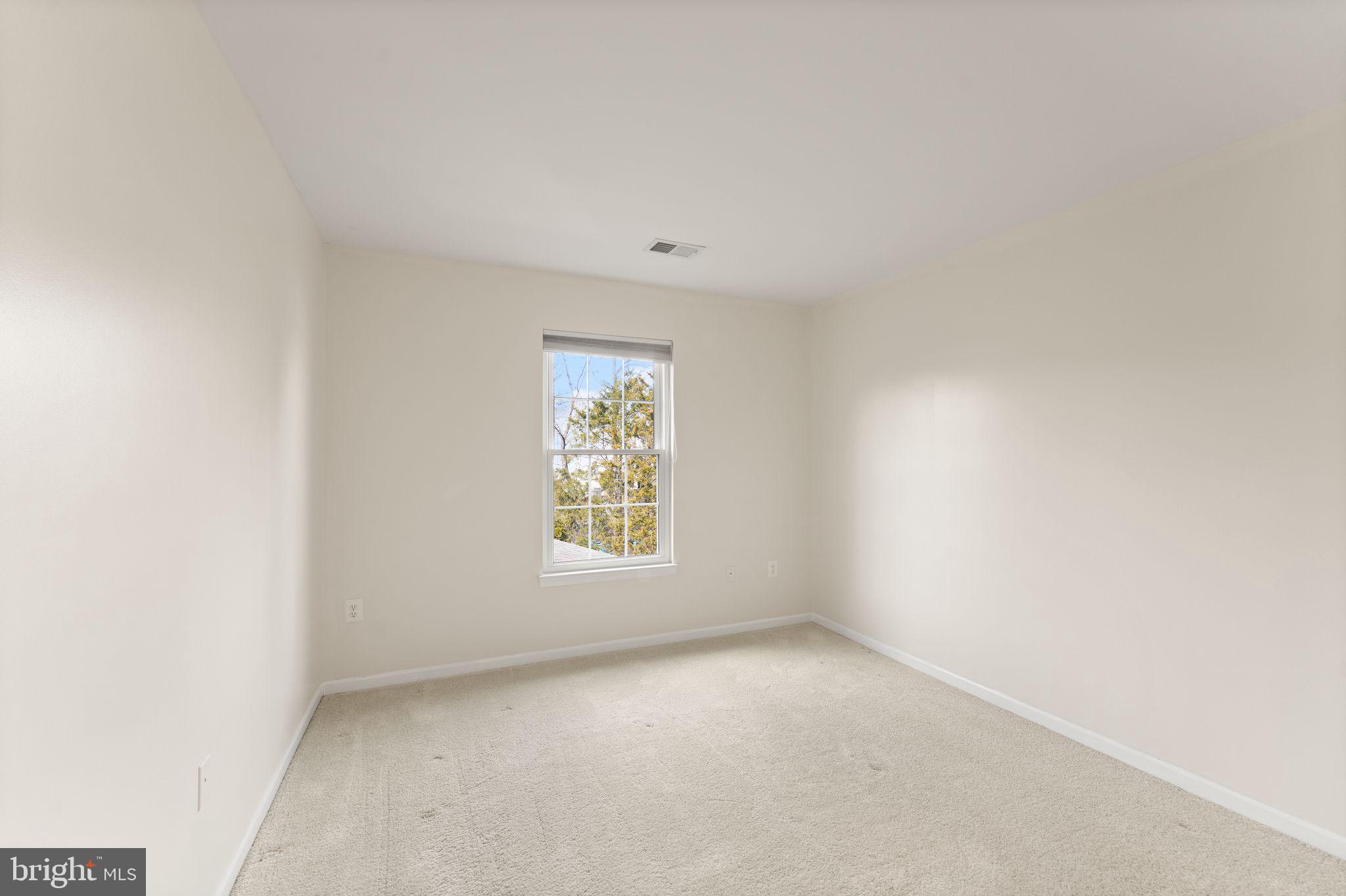 ASHBURN VILLAGE - Residential