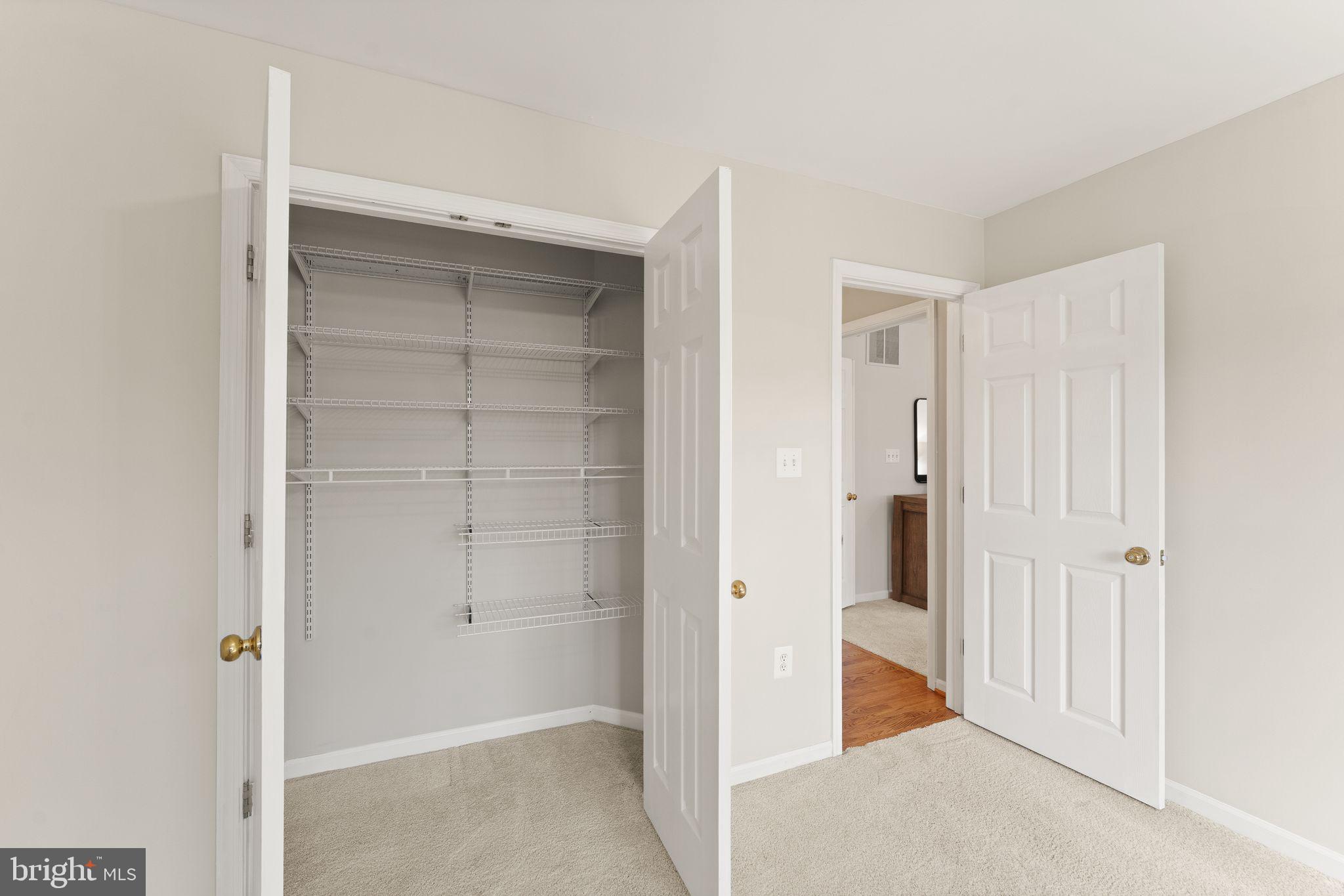 ASHBURN VILLAGE - Residential