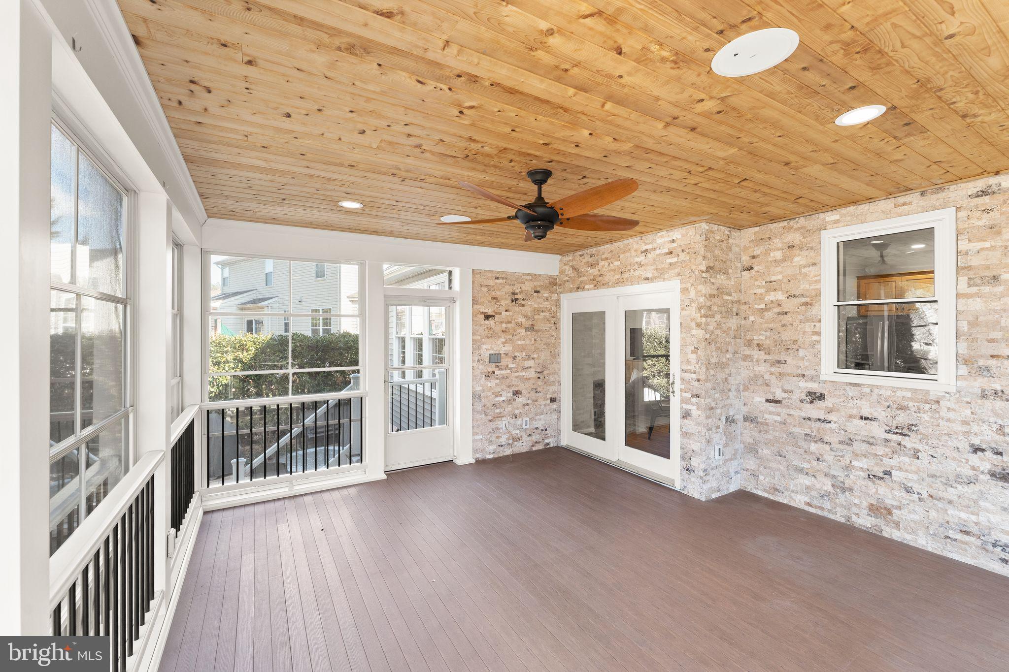 ASHBURN VILLAGE - Residential