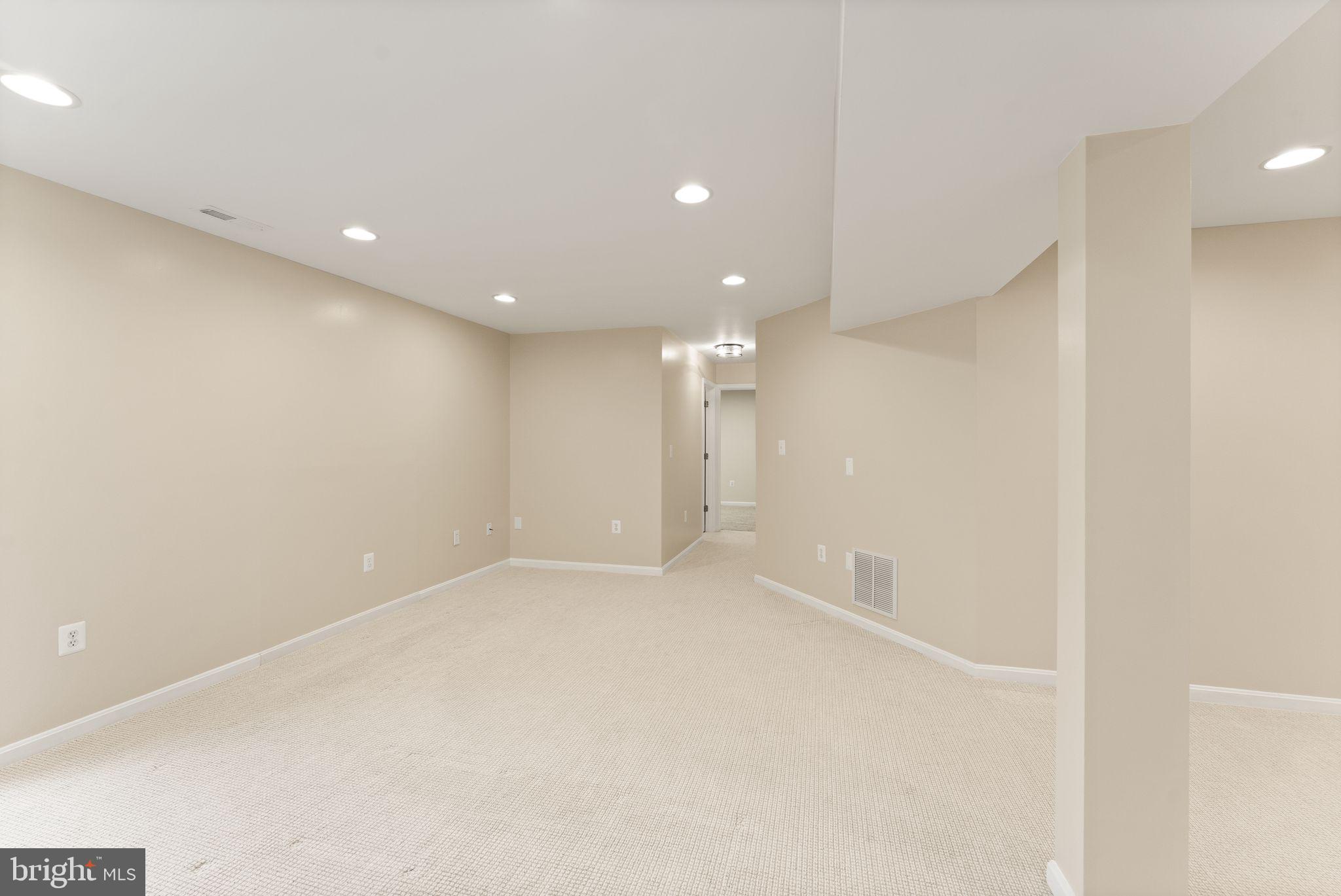 ASHBURN VILLAGE - Residential