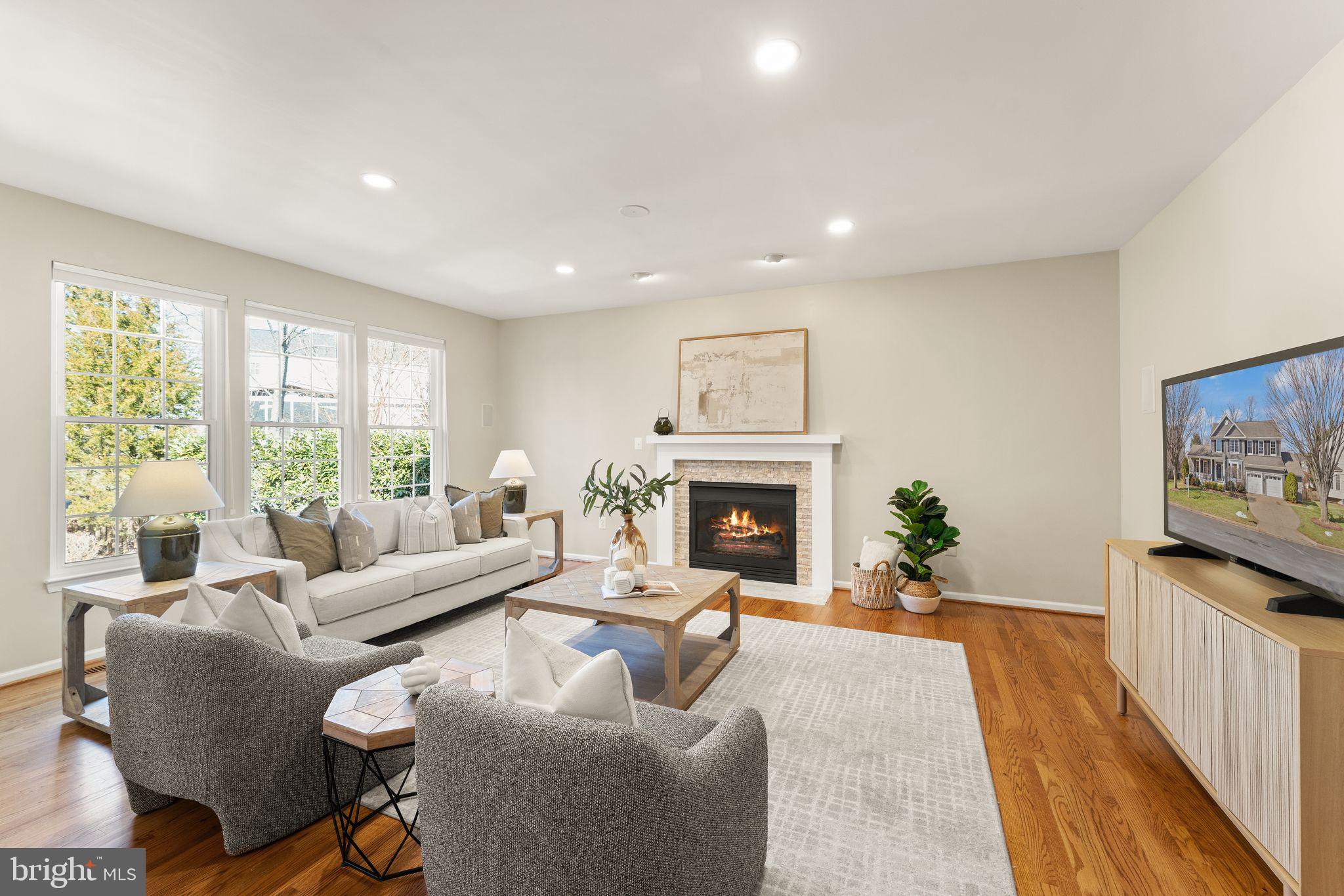 ASHBURN VILLAGE - Residential