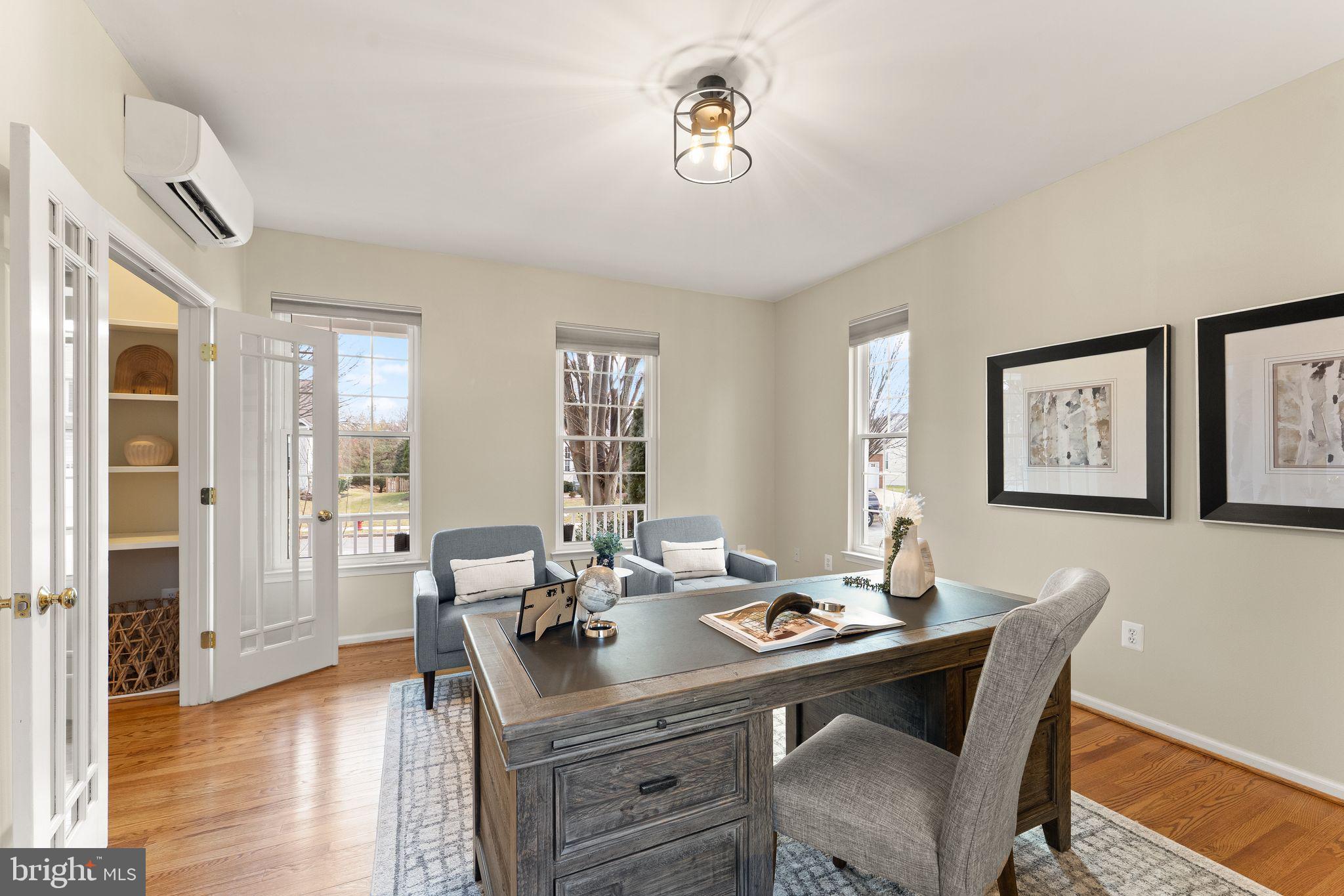 ASHBURN VILLAGE - Residential