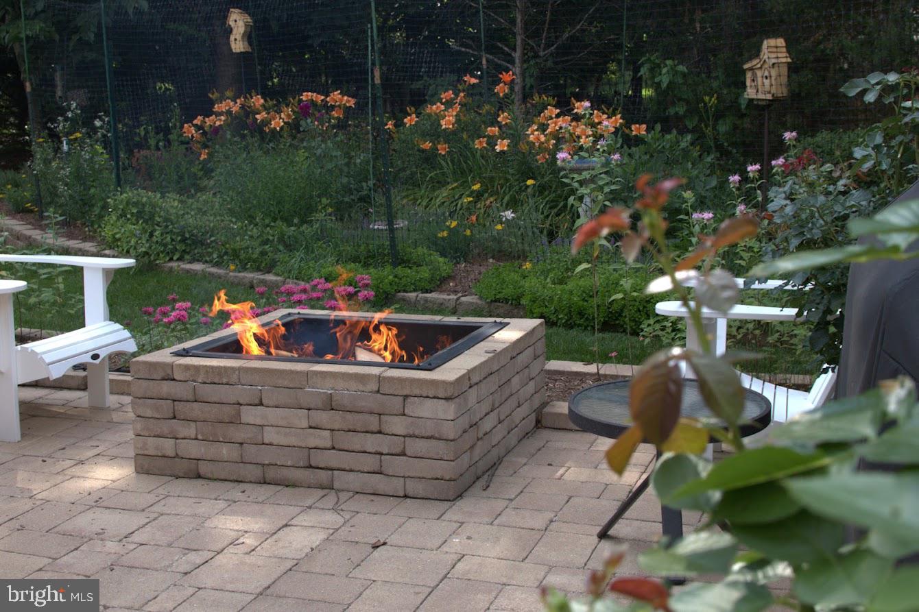 ASHBURN VILLAGE - Residential