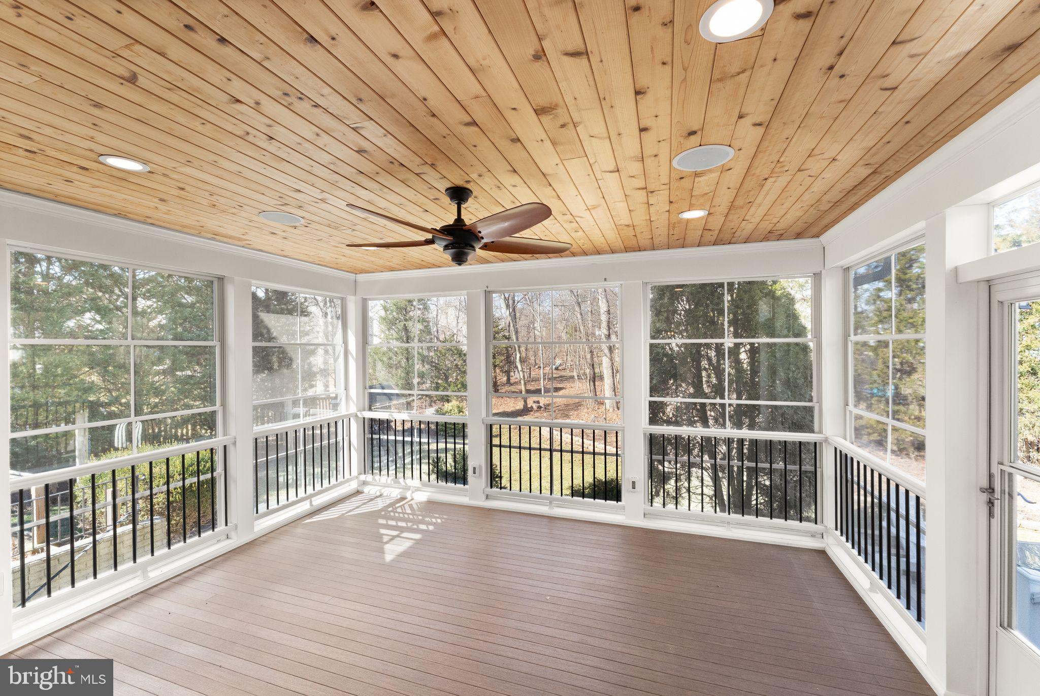 ASHBURN VILLAGE - Residential