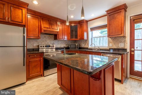 Townhouse For Rent - 1439 E Oxford Street<br/> PHILADELPHIA, PA 19125