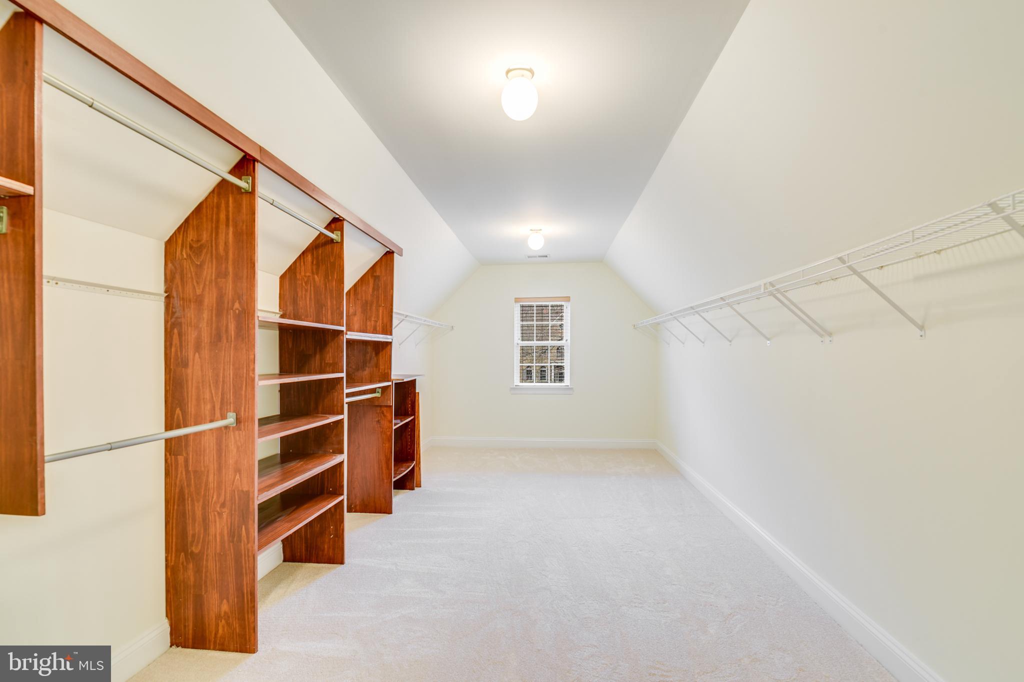 BLAKELY WOODS - Residential