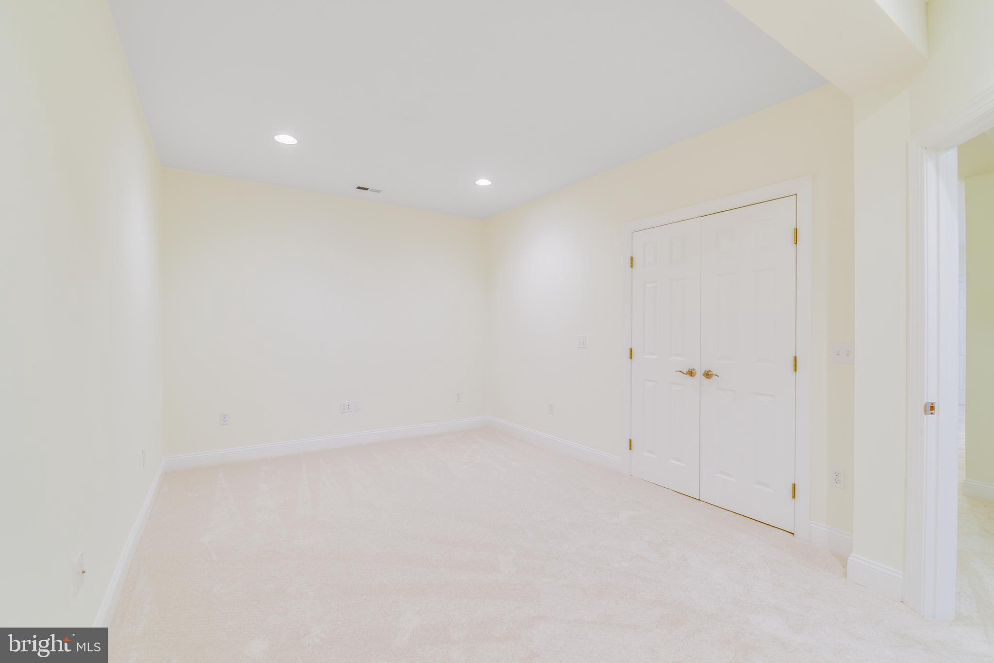 BLAKELY WOODS - Residential