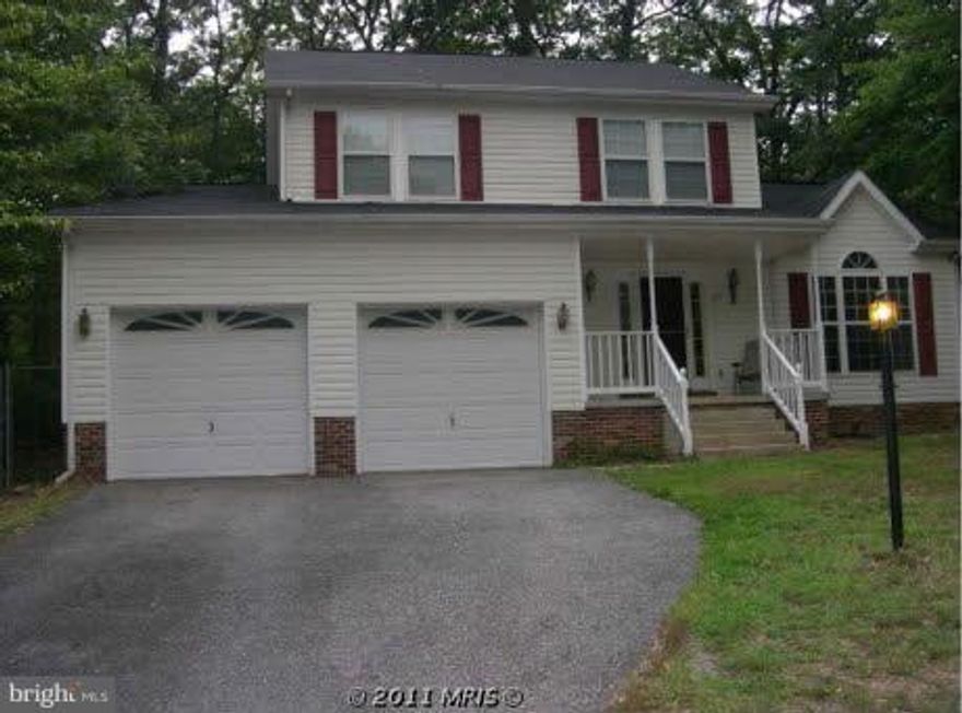 ON THE EDGE OF CHARLES COUNTY,THIS IS PEACE AND QUIET WITH QUICK ACCESS TO NAVAL,BOWLING AND ANDREWS AFB.BACKYARD IS LARGE,PRIVATE AND COOKOUT READY. SEPARATE FENCED IN AREA."!2 Car GARAGE FITS BOTH YOUR SUVs'. EVERY BEDROOM IS SPACIOUS. JACUZZI IN MASTER.,SEVERAL BAY WINDOWS.*****  THIS HOME SHOWS VERY WELL!!!