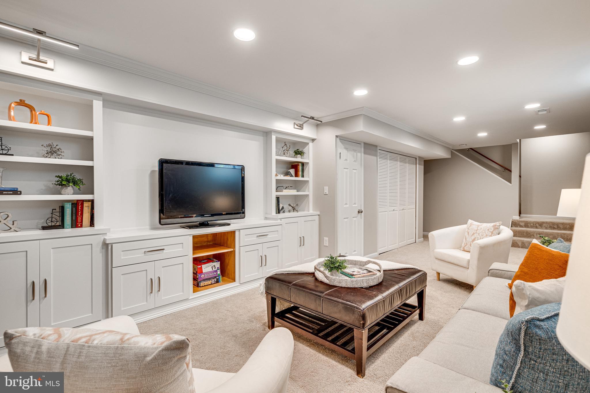 BURKE CENTRE - Residential