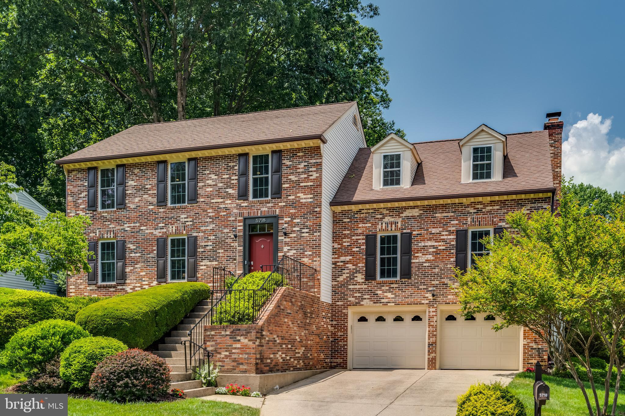 5718 WOODEN HAWK LANE