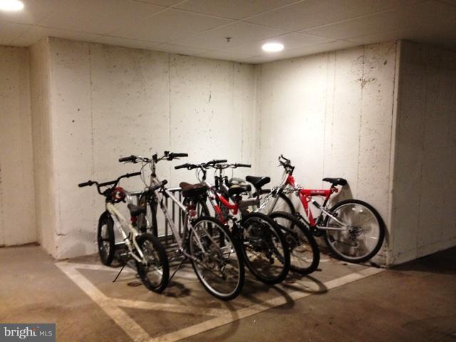 DUNN LORING METRO APARTMENTS - Residential Lease