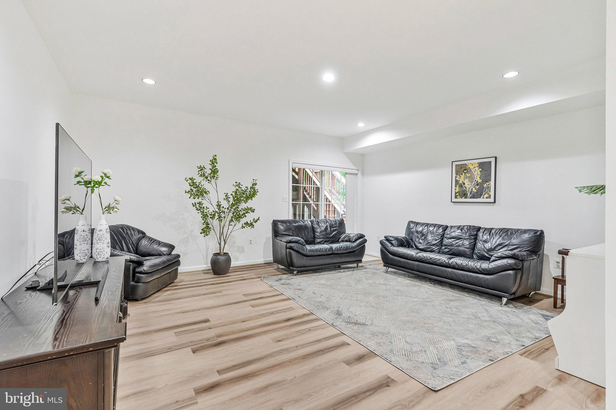 ELLISON HEIGHTS - Residential