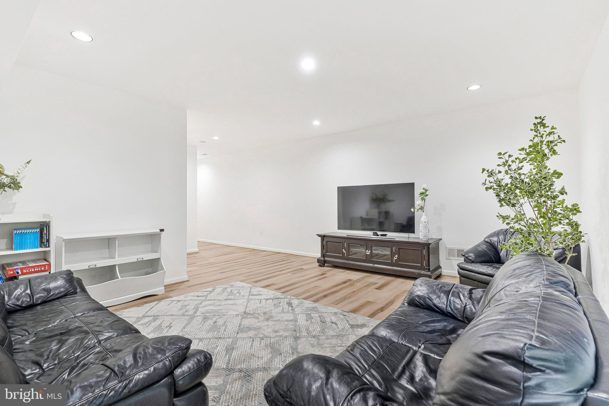 ELLISON HEIGHTS - Residential