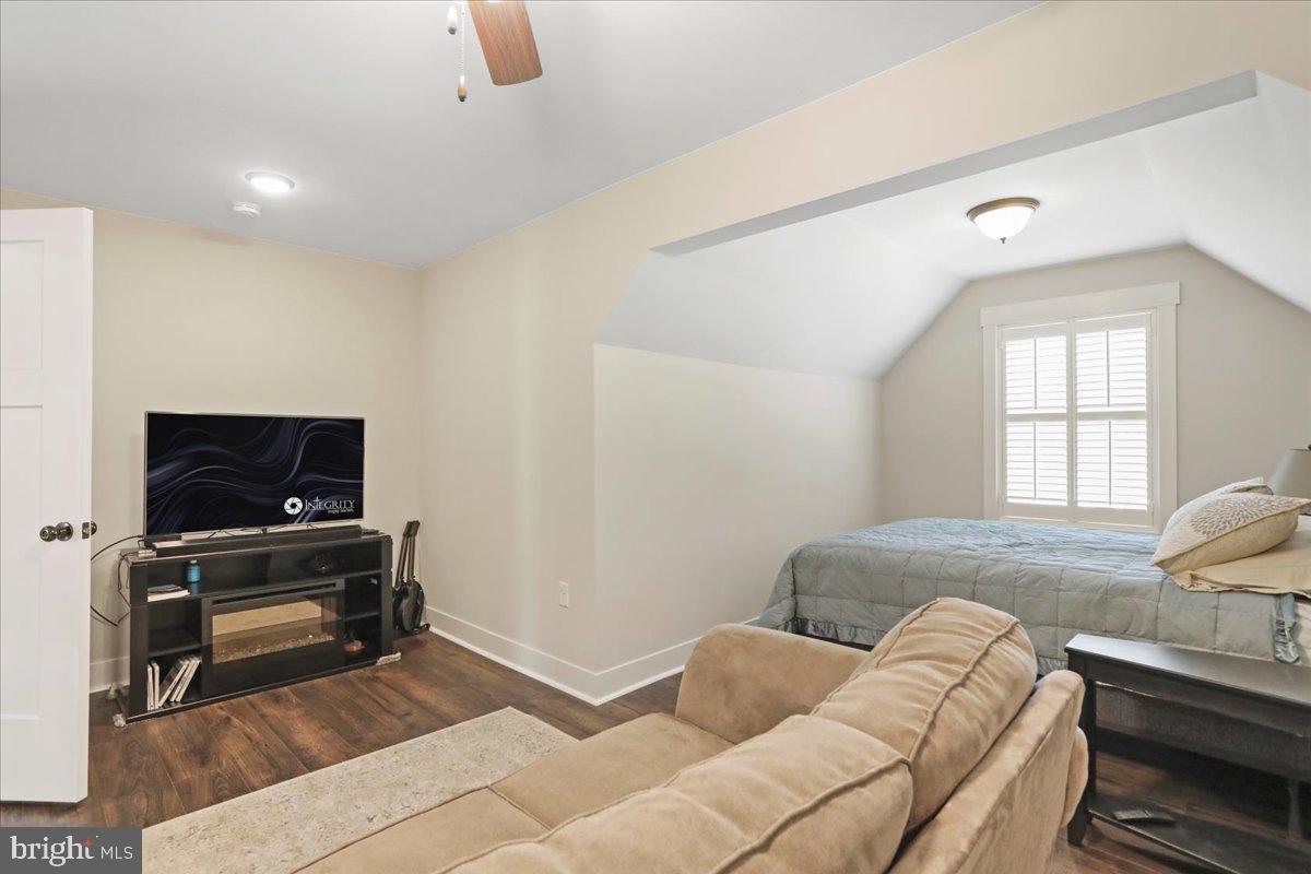 GRAND POINT CROSSING - Residential