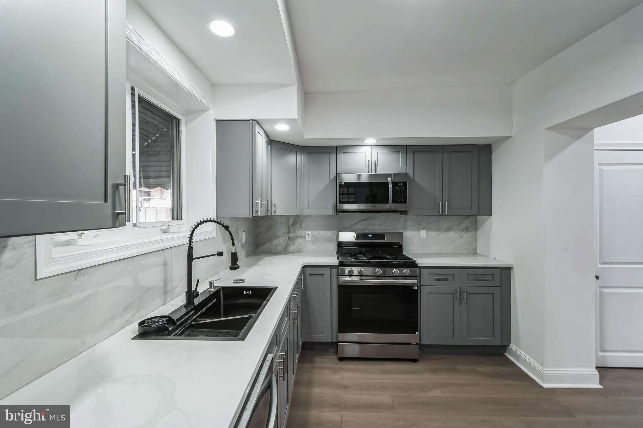 LOWER MOYAMENSING - Residential