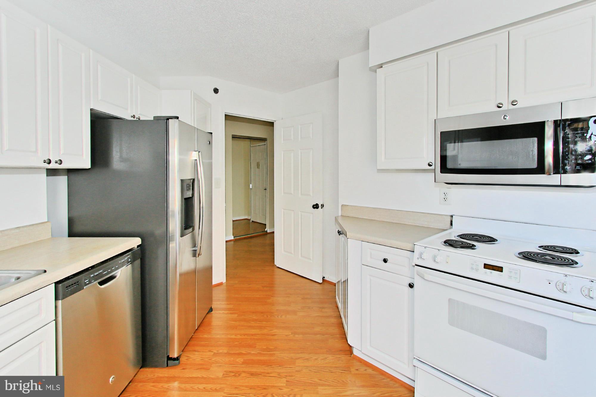 CARLYLE TOWERS - Residential