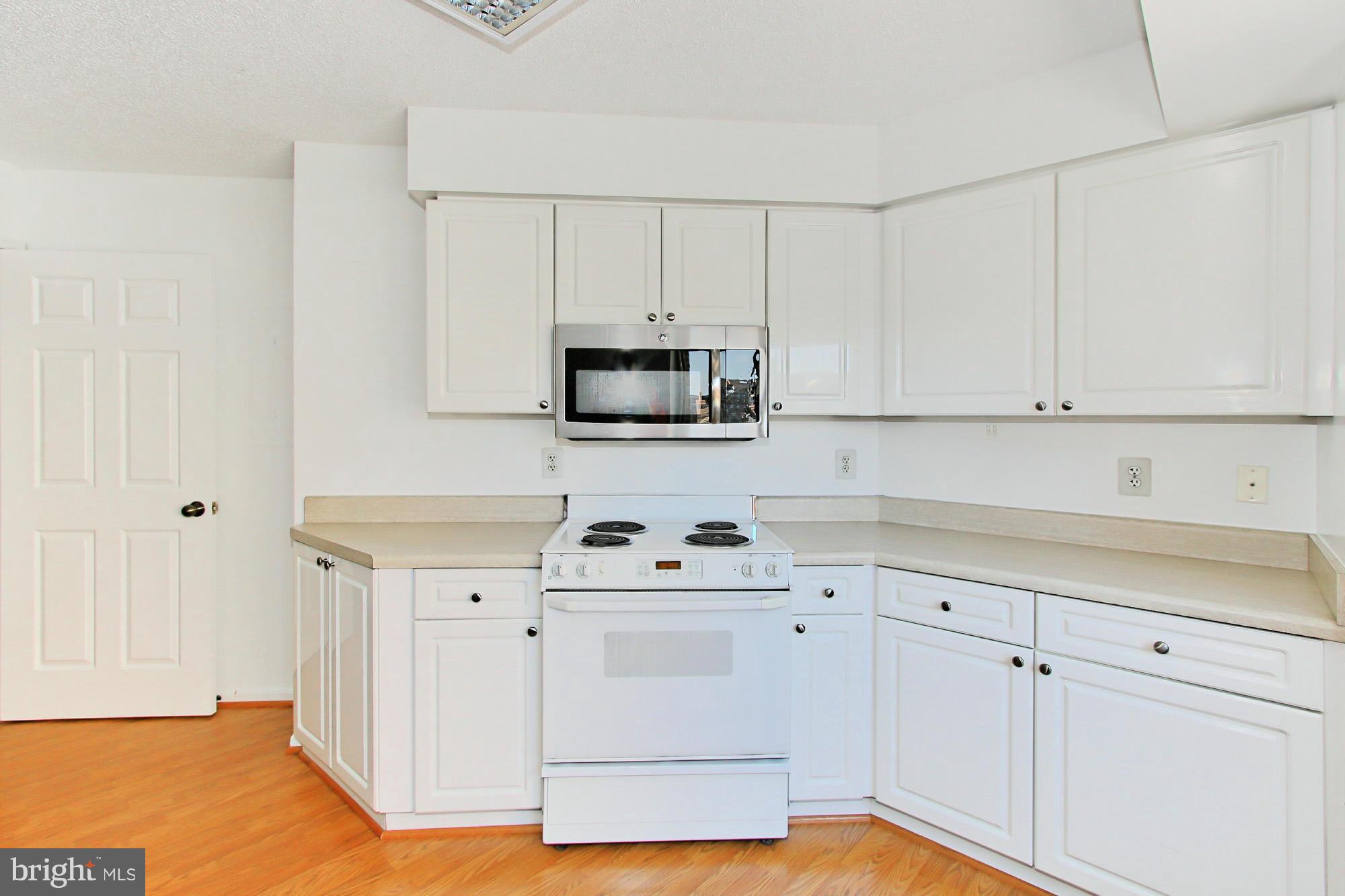 CARLYLE TOWERS - Residential