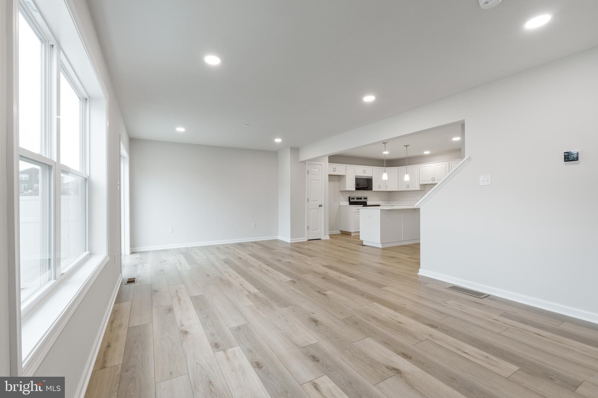 GRAYS POINTE - Residential