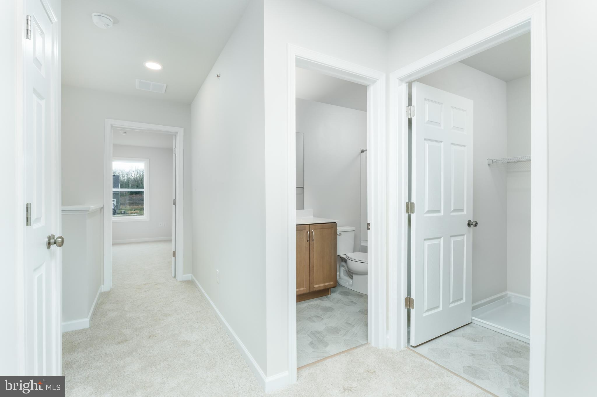 GRAYS POINTE - Residential