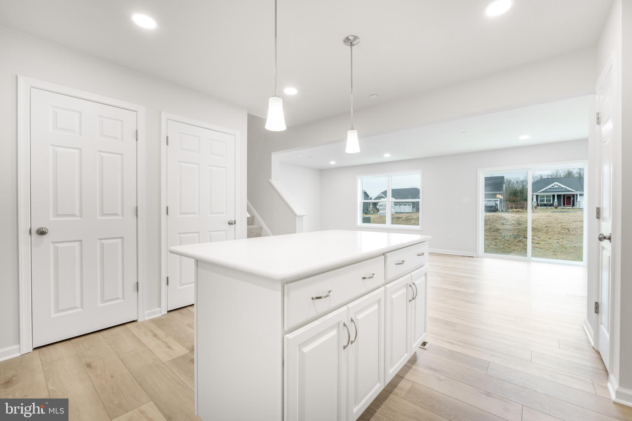 GRAYS POINTE - Residential