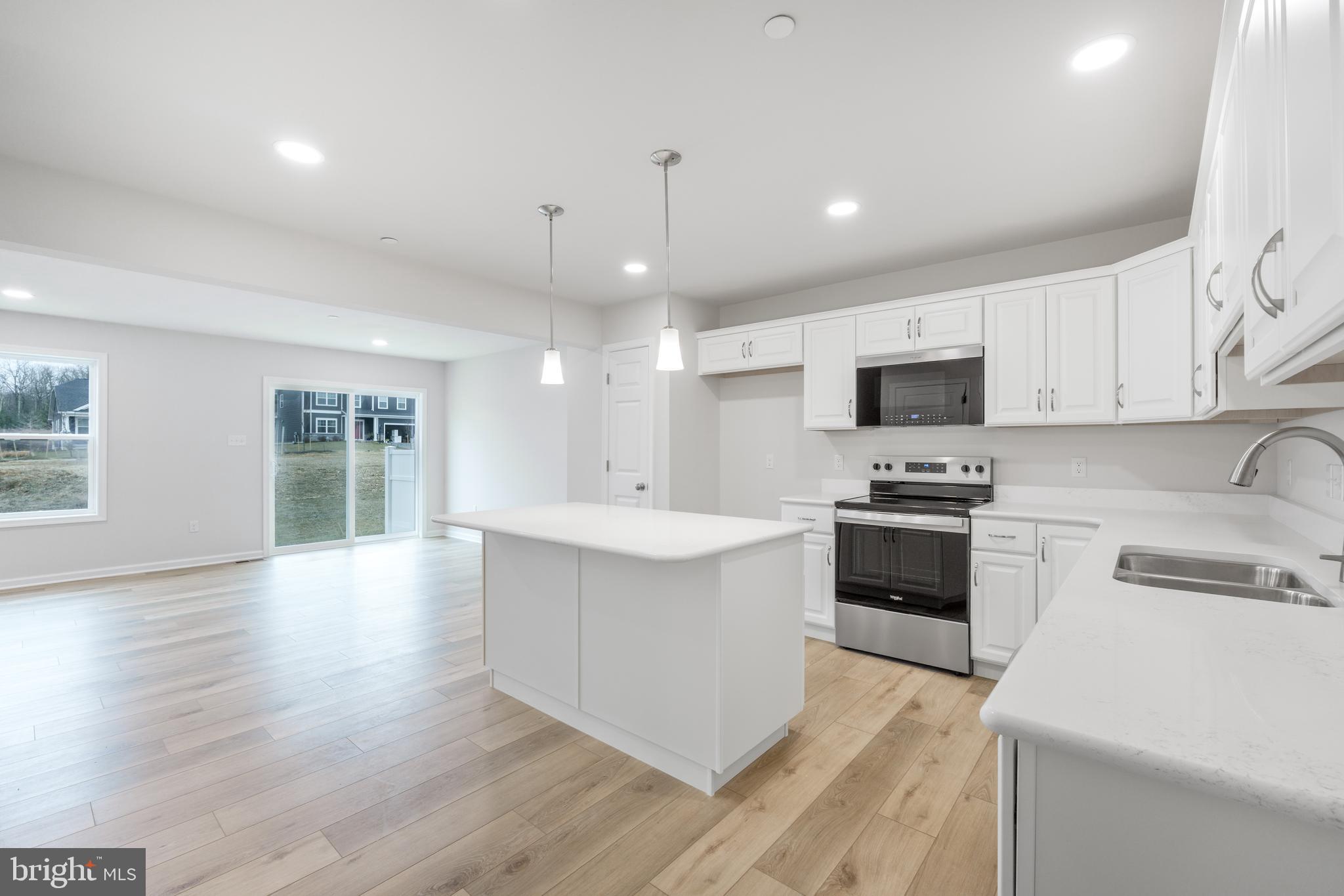 GRAYS POINTE - Residential