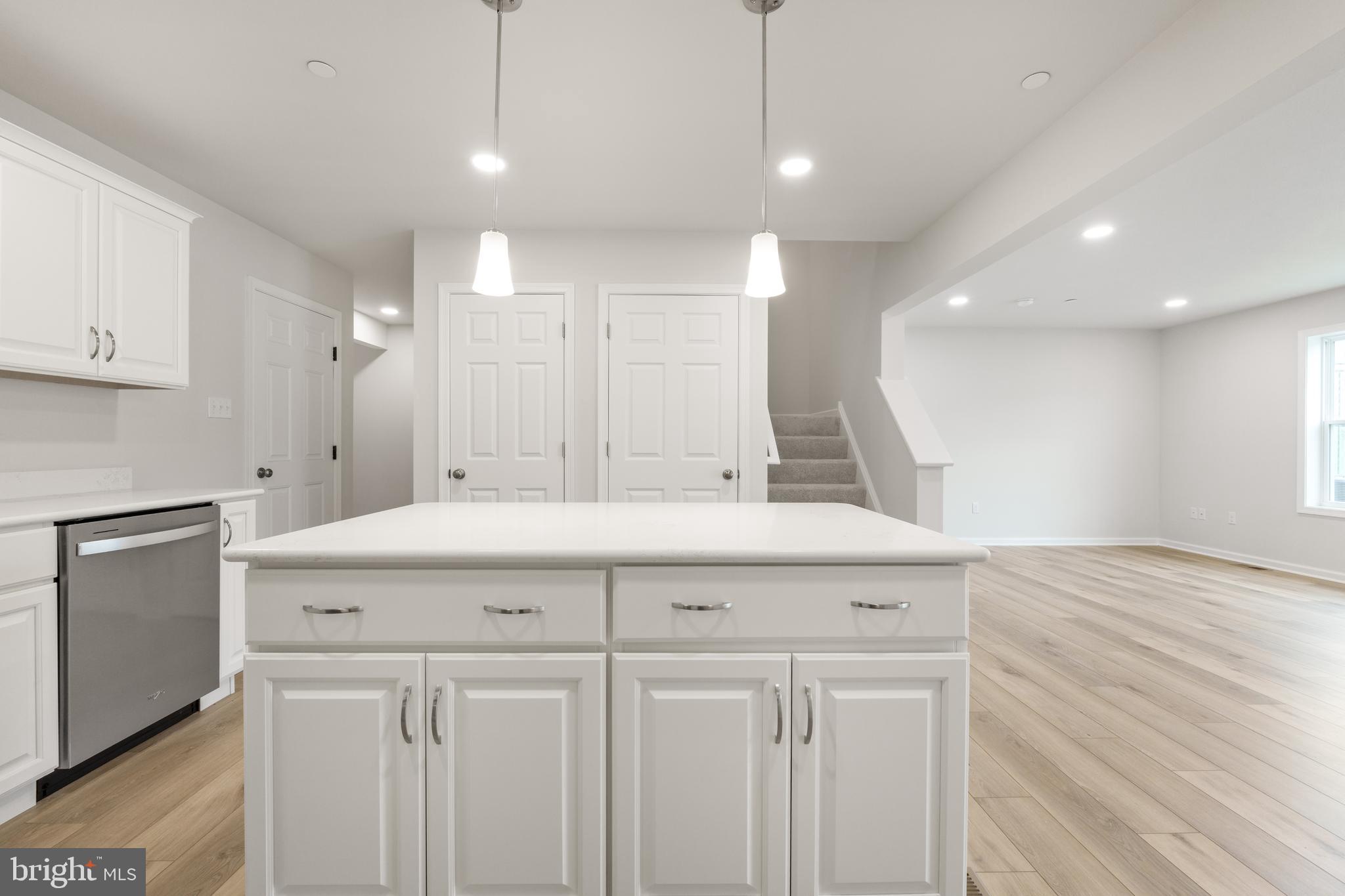 GRAYS POINTE - Residential