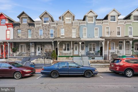 Townhouse For Sale - 325 Pear Street<br/> READING, PA 19601