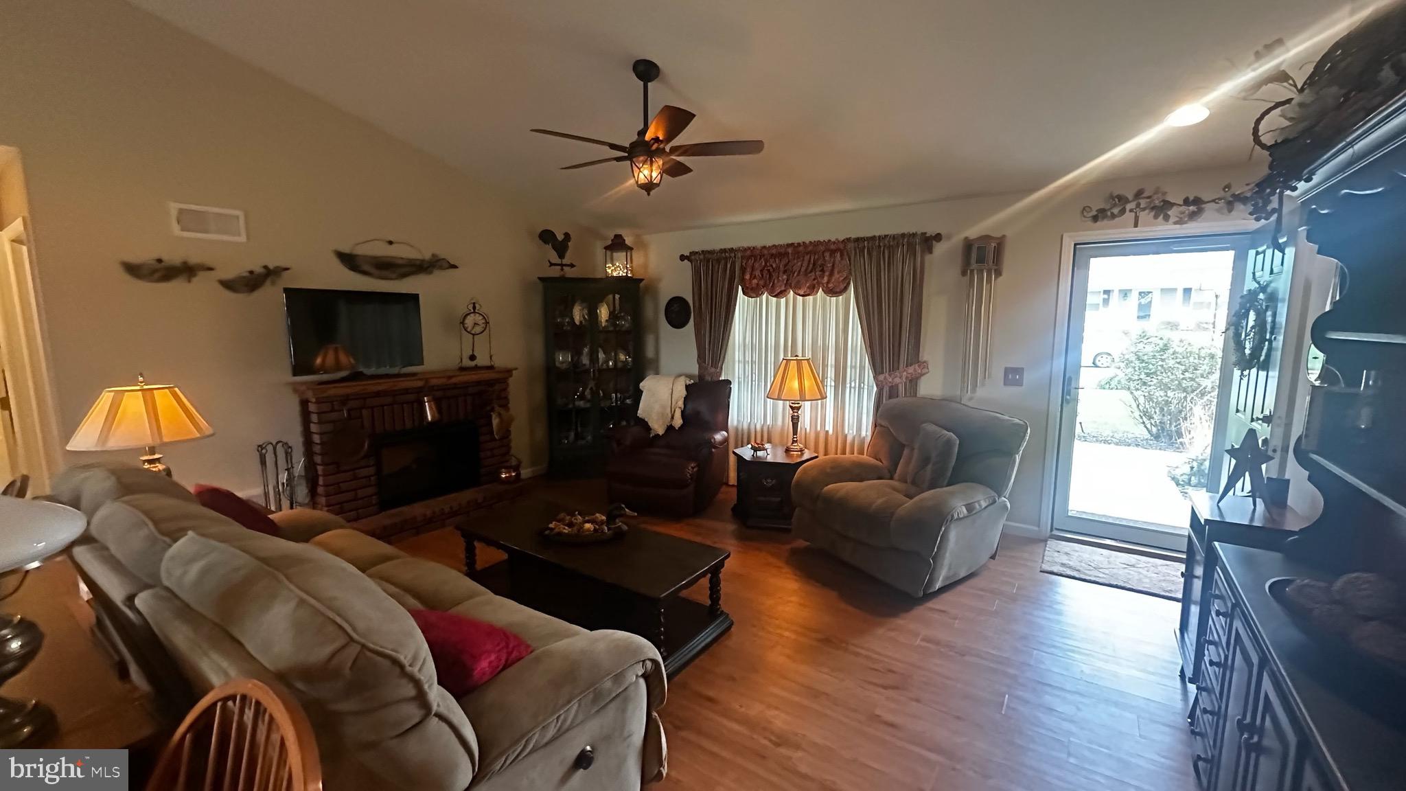 25 OCTOBER GLORY TRAIL