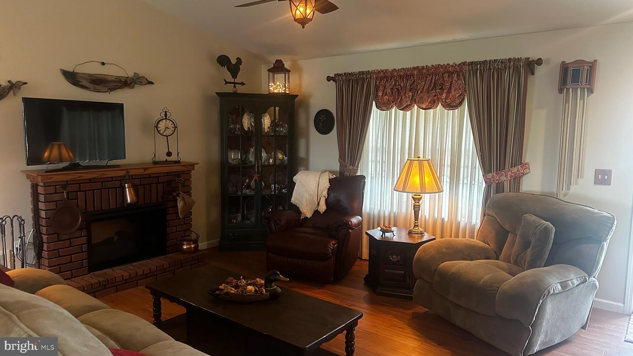 25 OCTOBER GLORY TRAIL