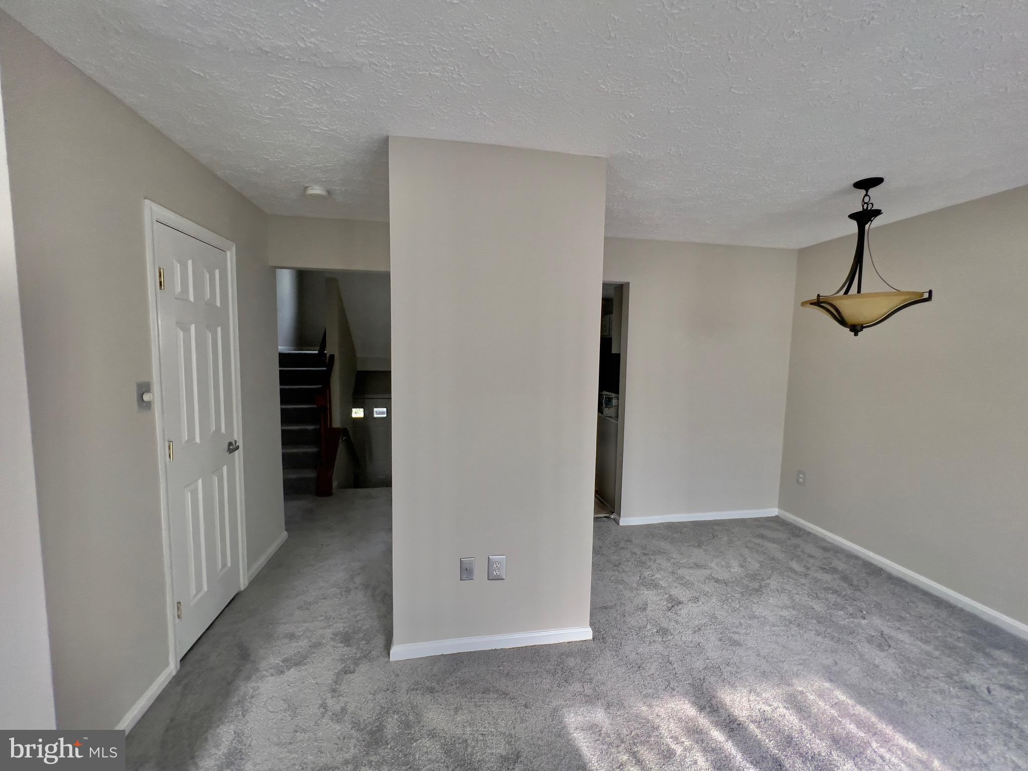 RIVERSIDE RUN IND HEAD - Residential