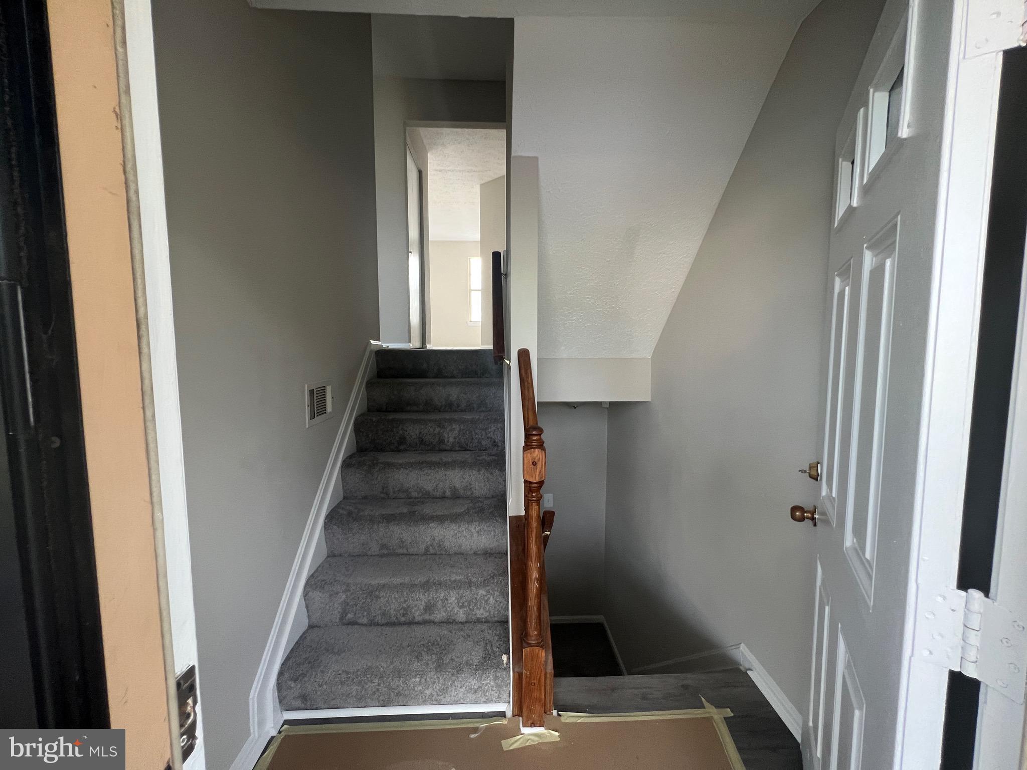 RIVERSIDE RUN IND HEAD - Residential