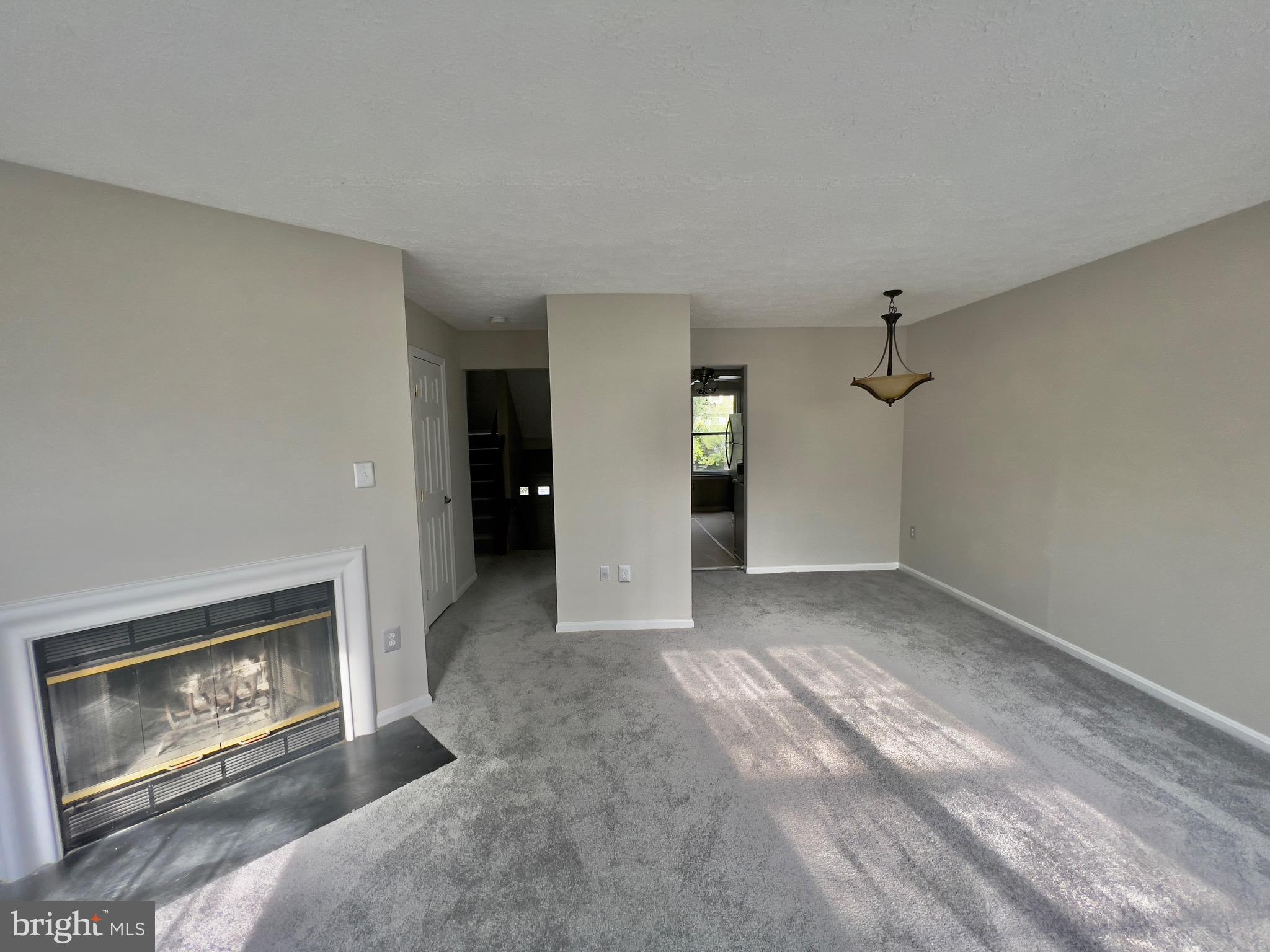 RIVERSIDE RUN IND HEAD - Residential