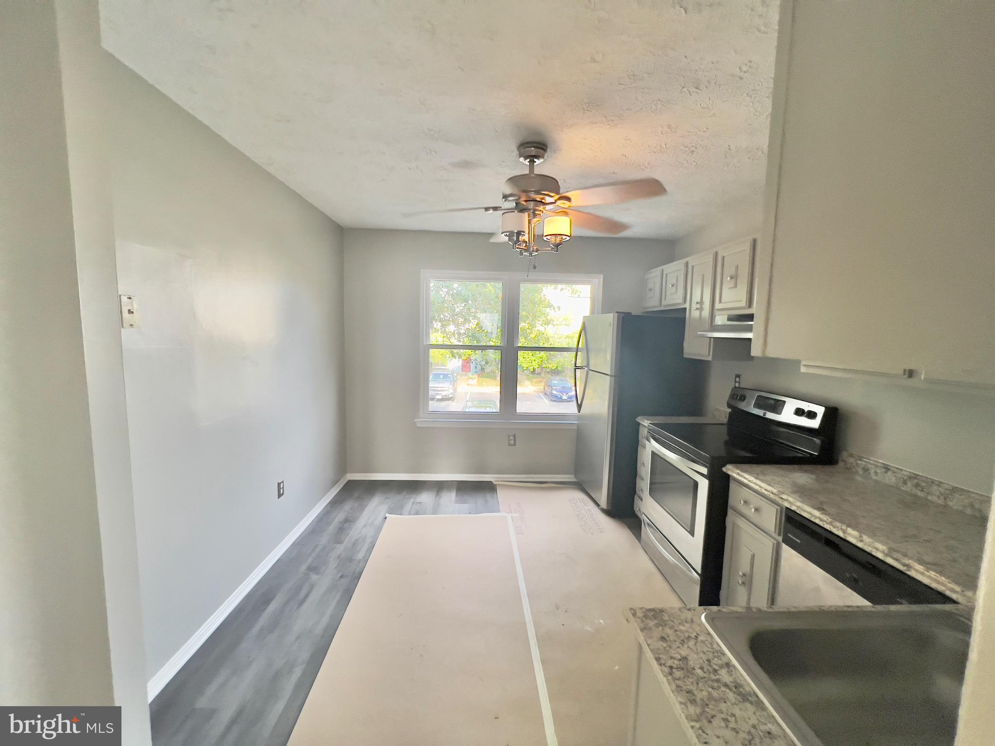 RIVERSIDE RUN IND HEAD - Residential