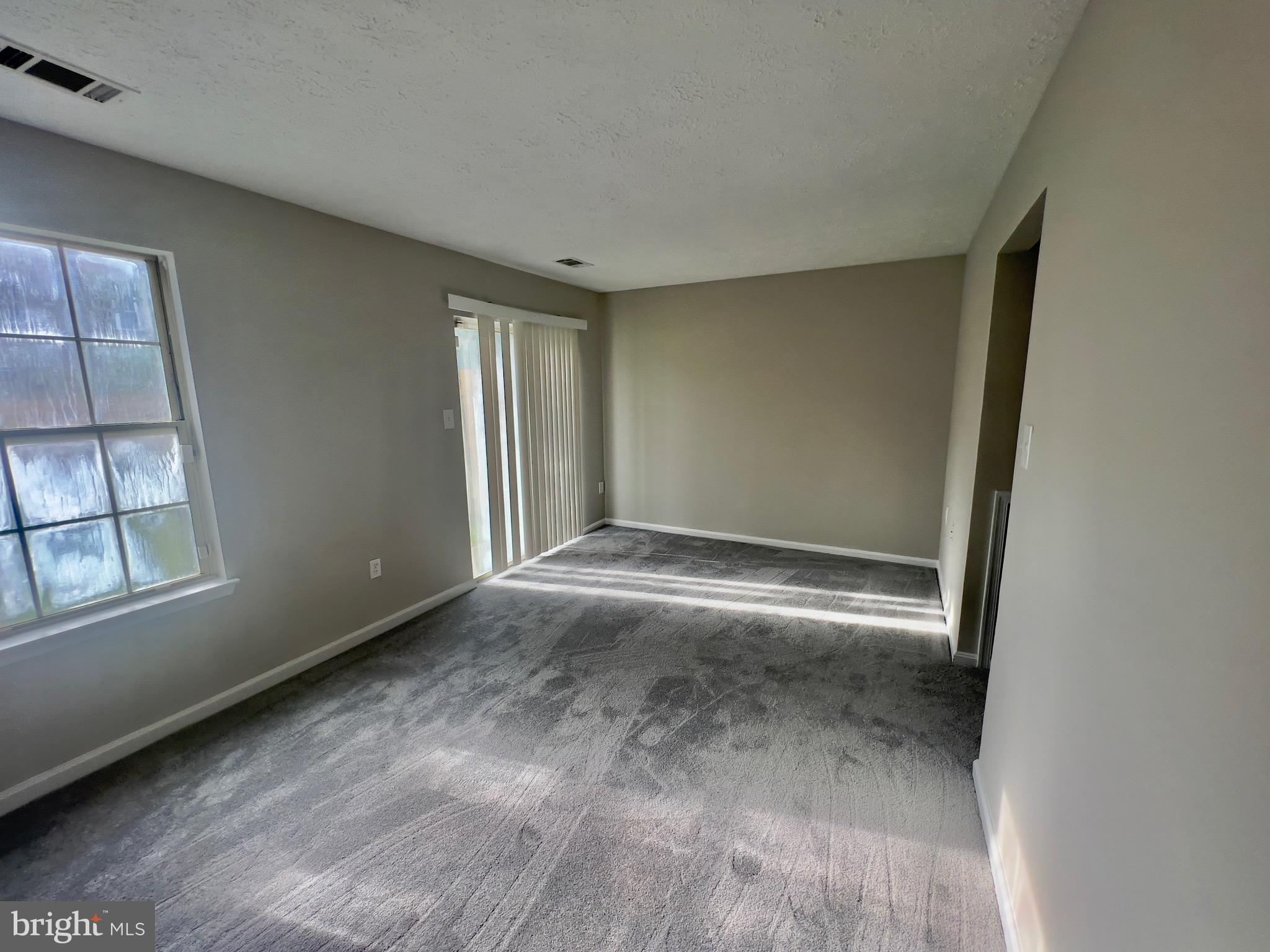 RIVERSIDE RUN IND HEAD - Residential